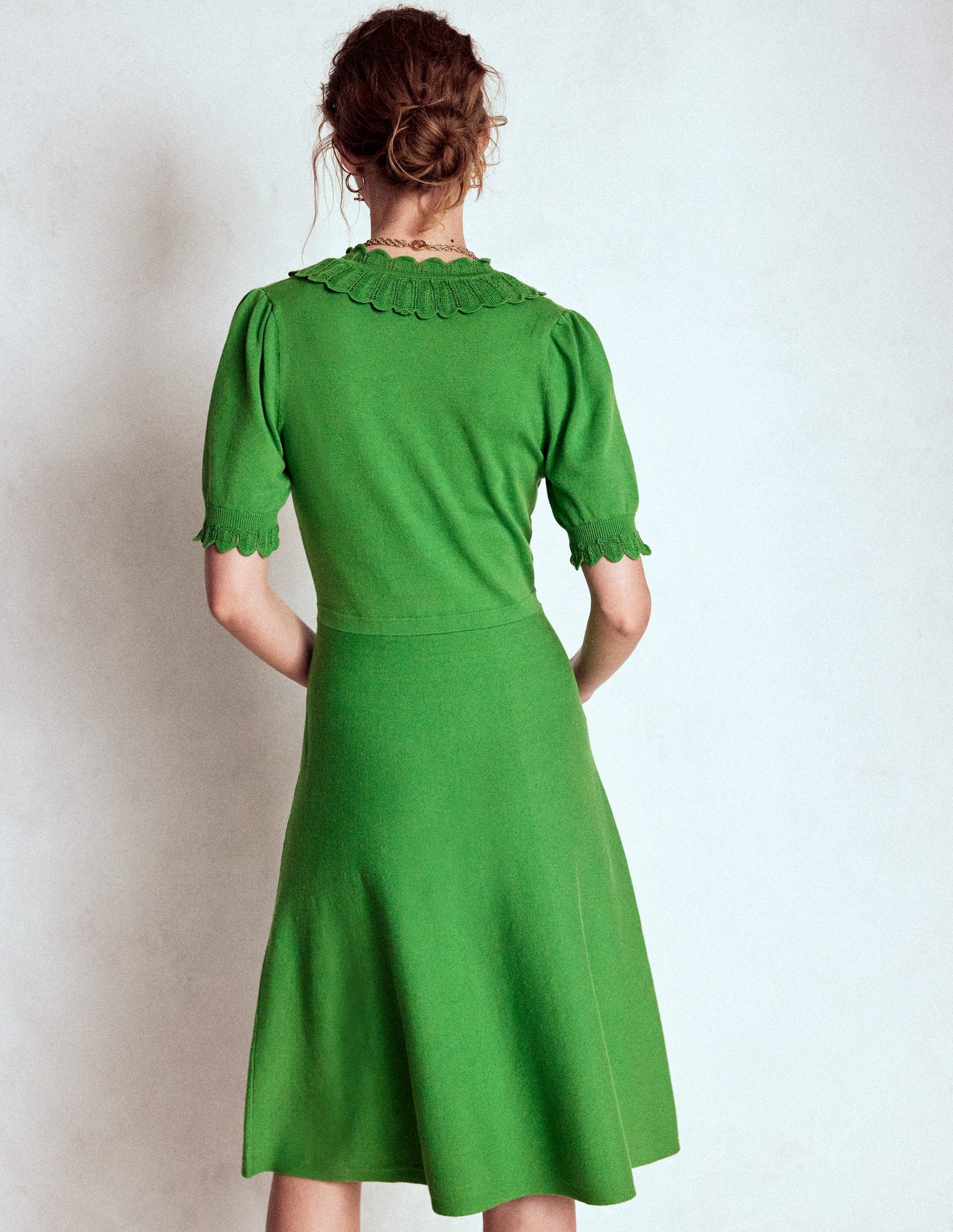 Melina Strickkleid mit Rüschen-Paradiesgrün