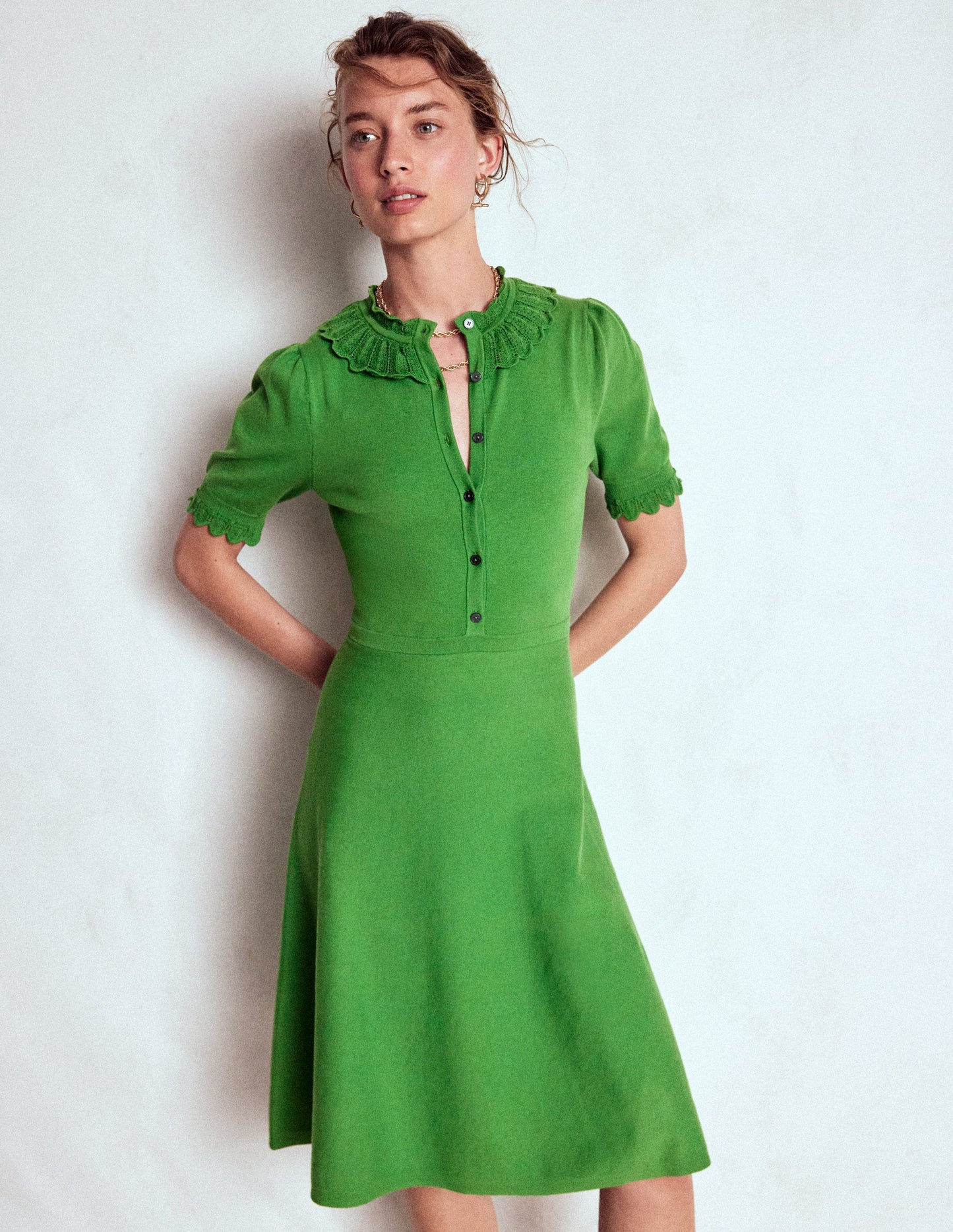 Melina Strickkleid mit Rüschen-Paradiesgrün
