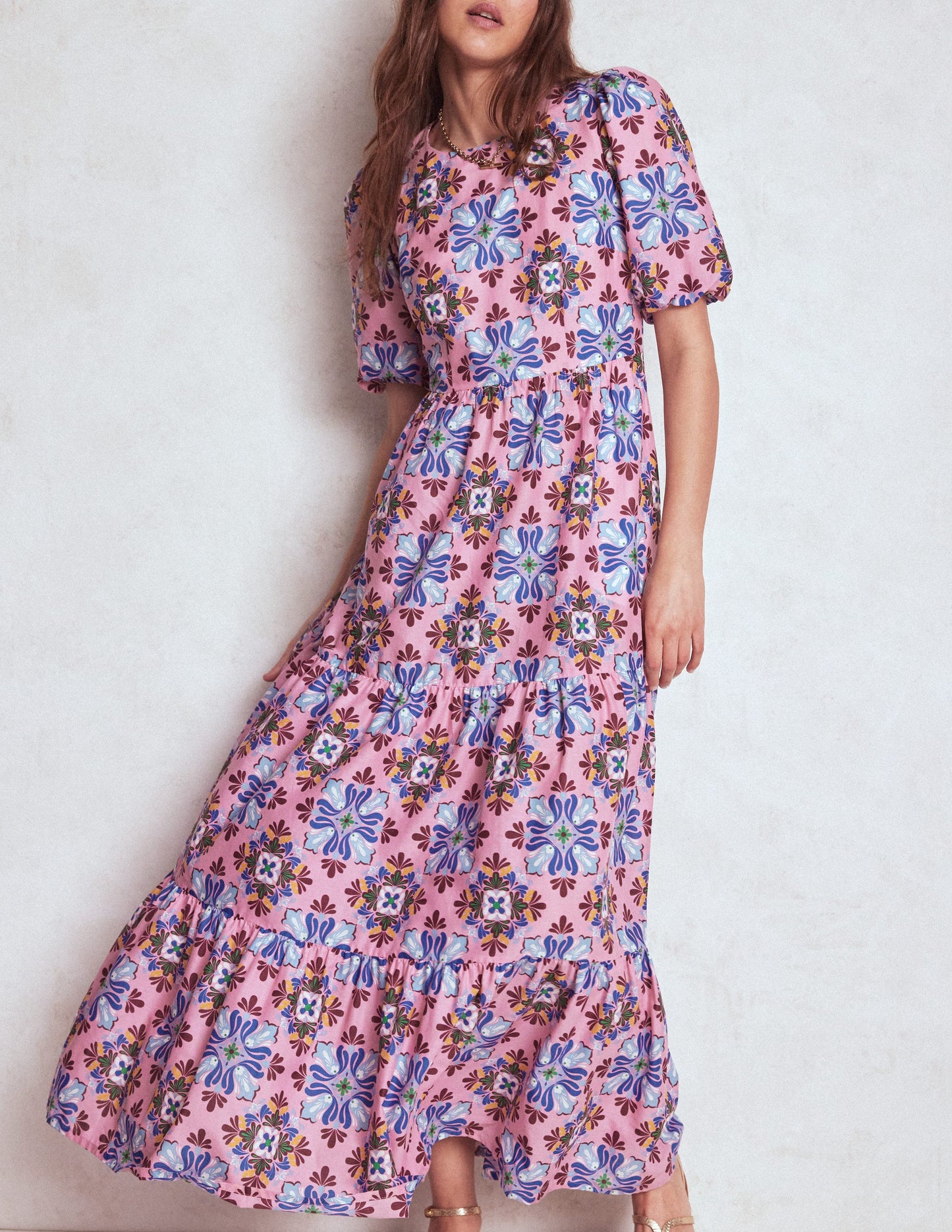 Gestuftes Popeline-Kleid-Kirschblütenrosa, Blütenmosaik