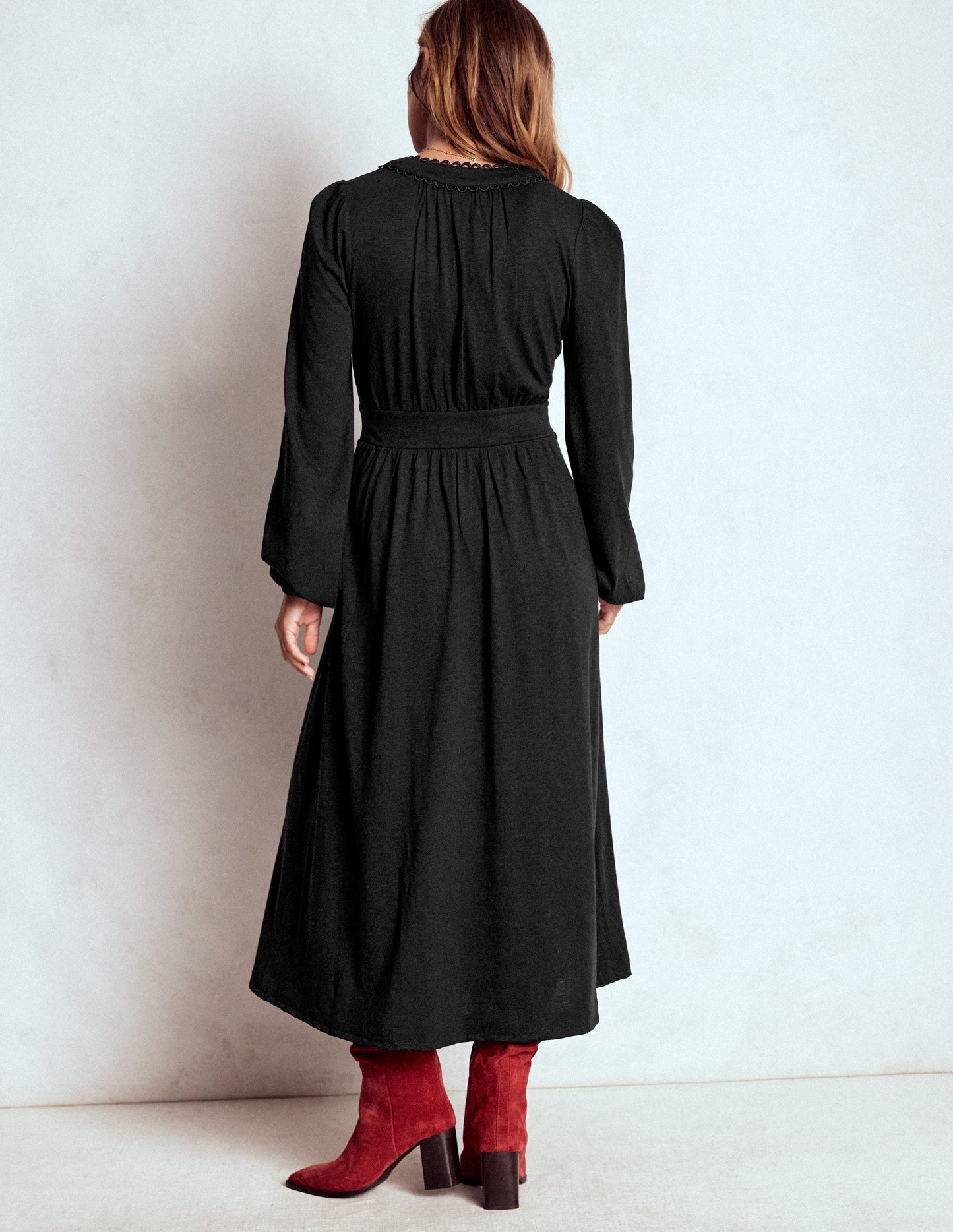 Robe midi Maddie à détails en picot-Noir