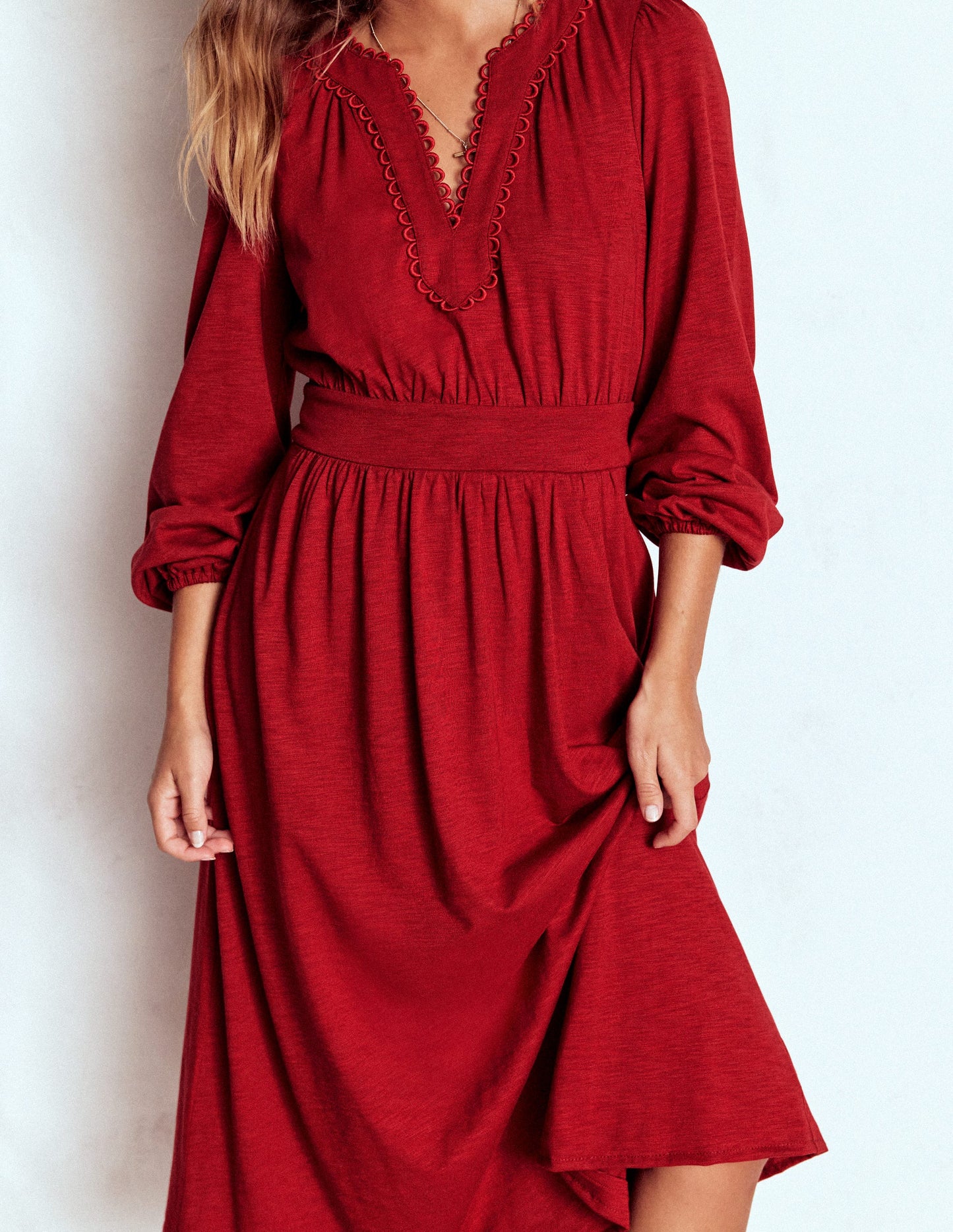 Robe midi Maddie à détails en picot-Rouge carmin