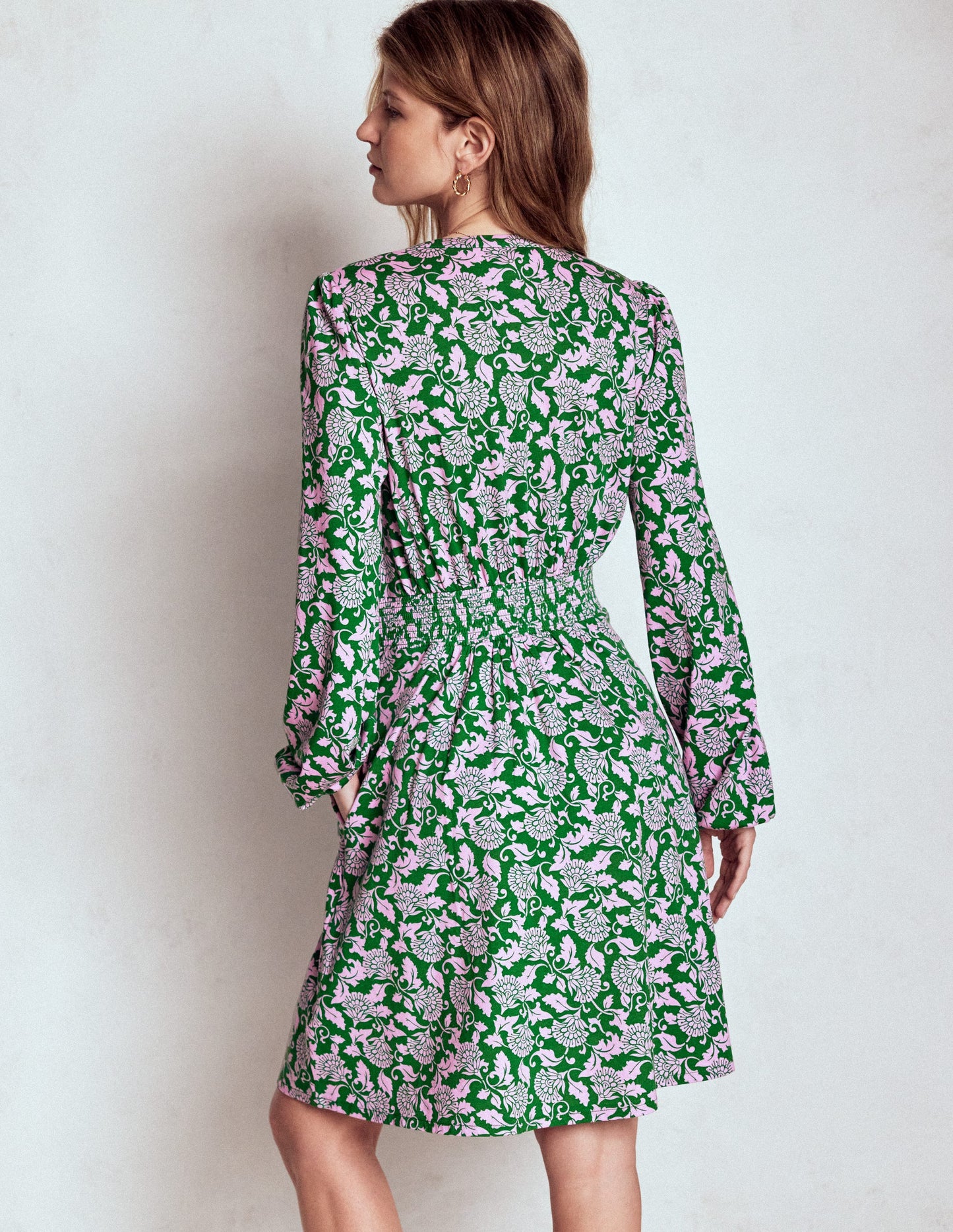 Sarah Kurzes Jerseykleid-Sattes Smaragdgrün, Rebenornament