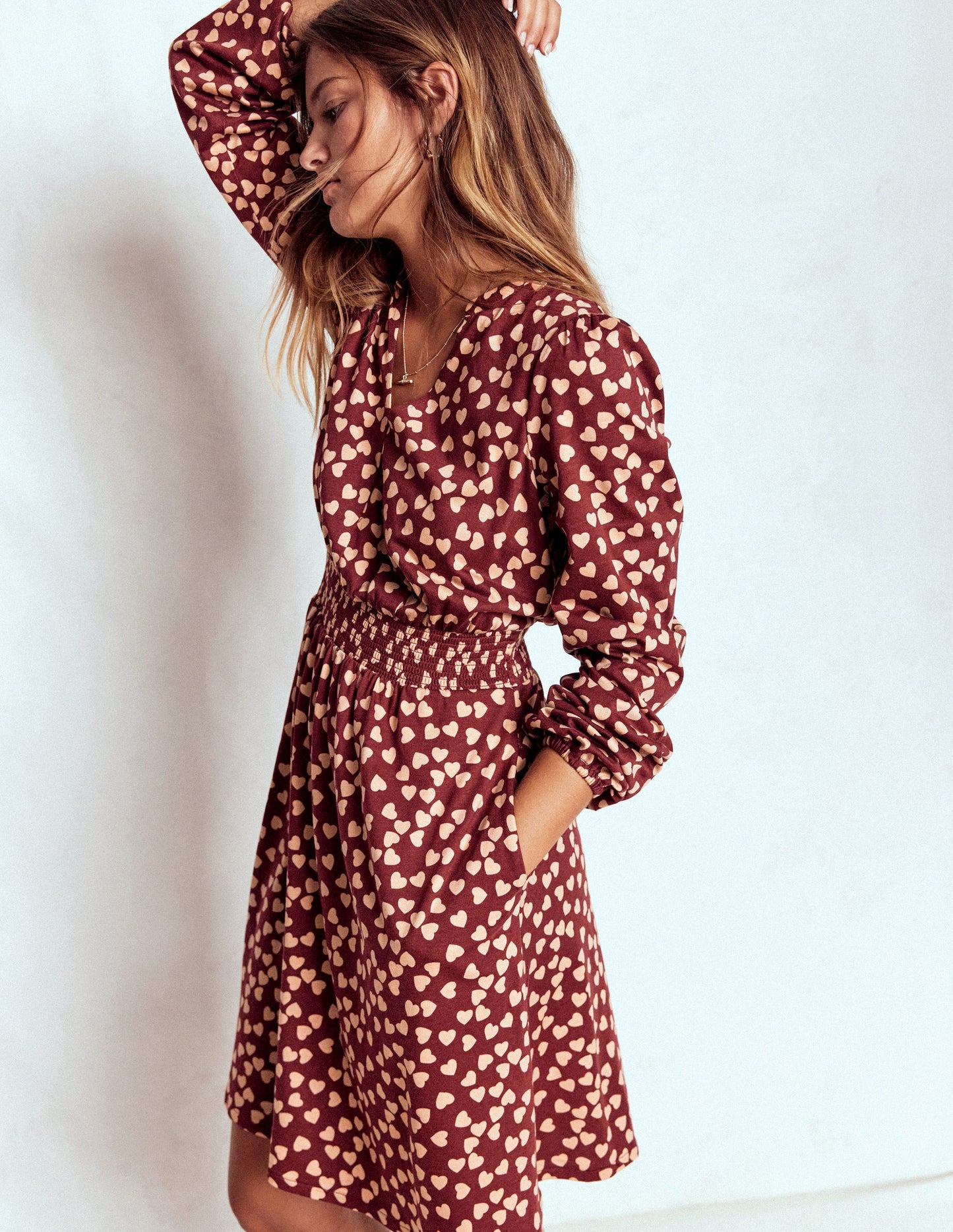 Sarah Kurzes Jerseykleid-Kastanienbraun, Herzkaskade