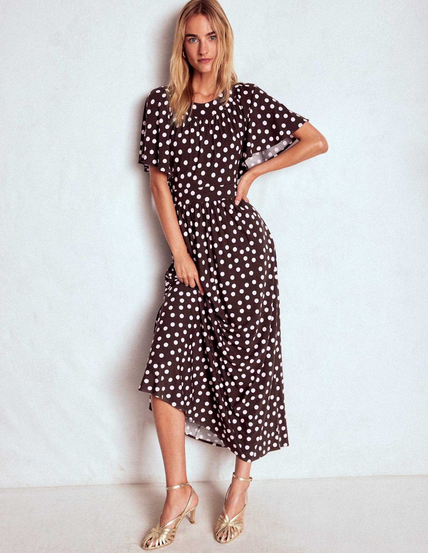 Maxikleid mit Passe-Braune Punkte