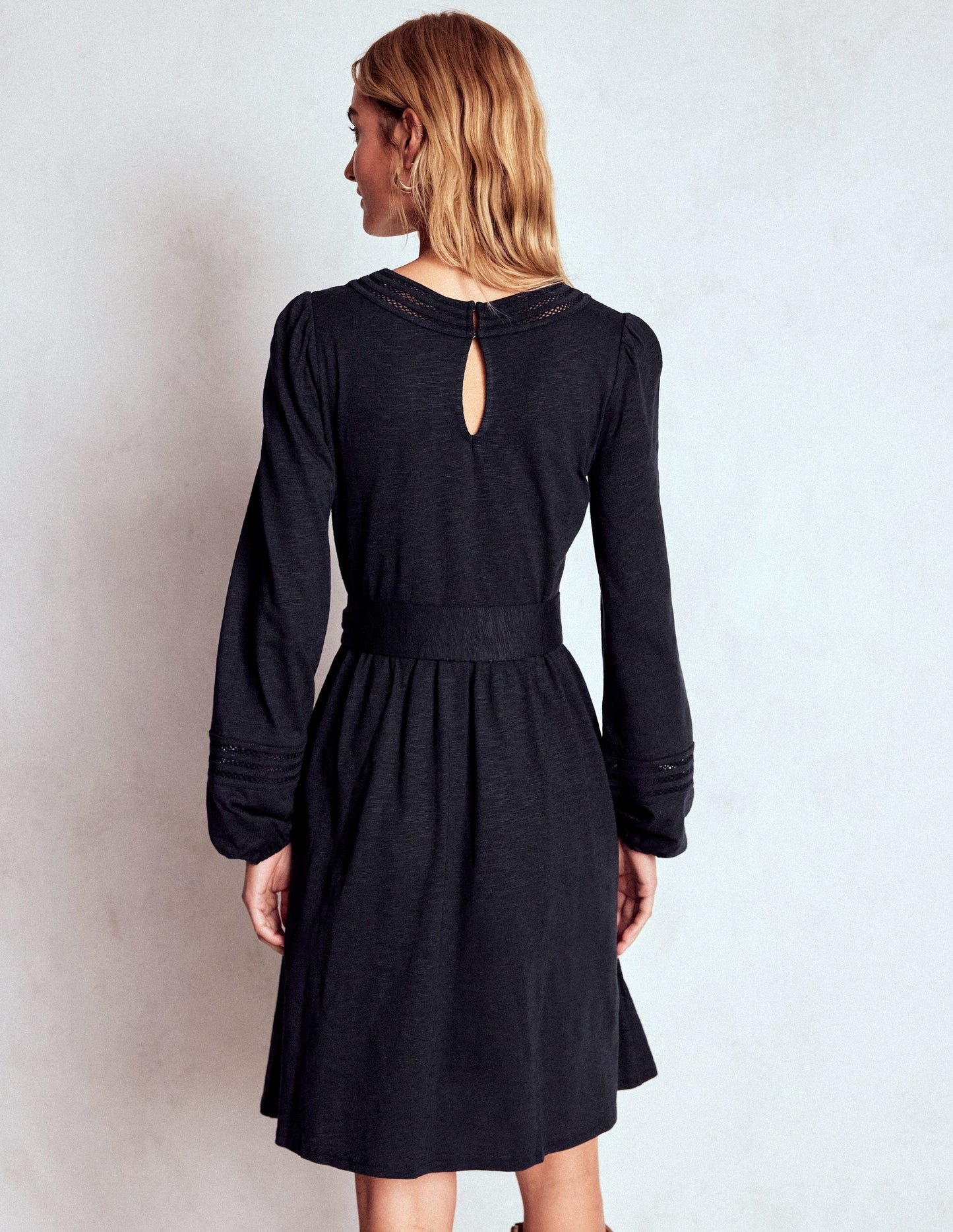 Athina Kurzes Kleid mit Besatz-Marineblau