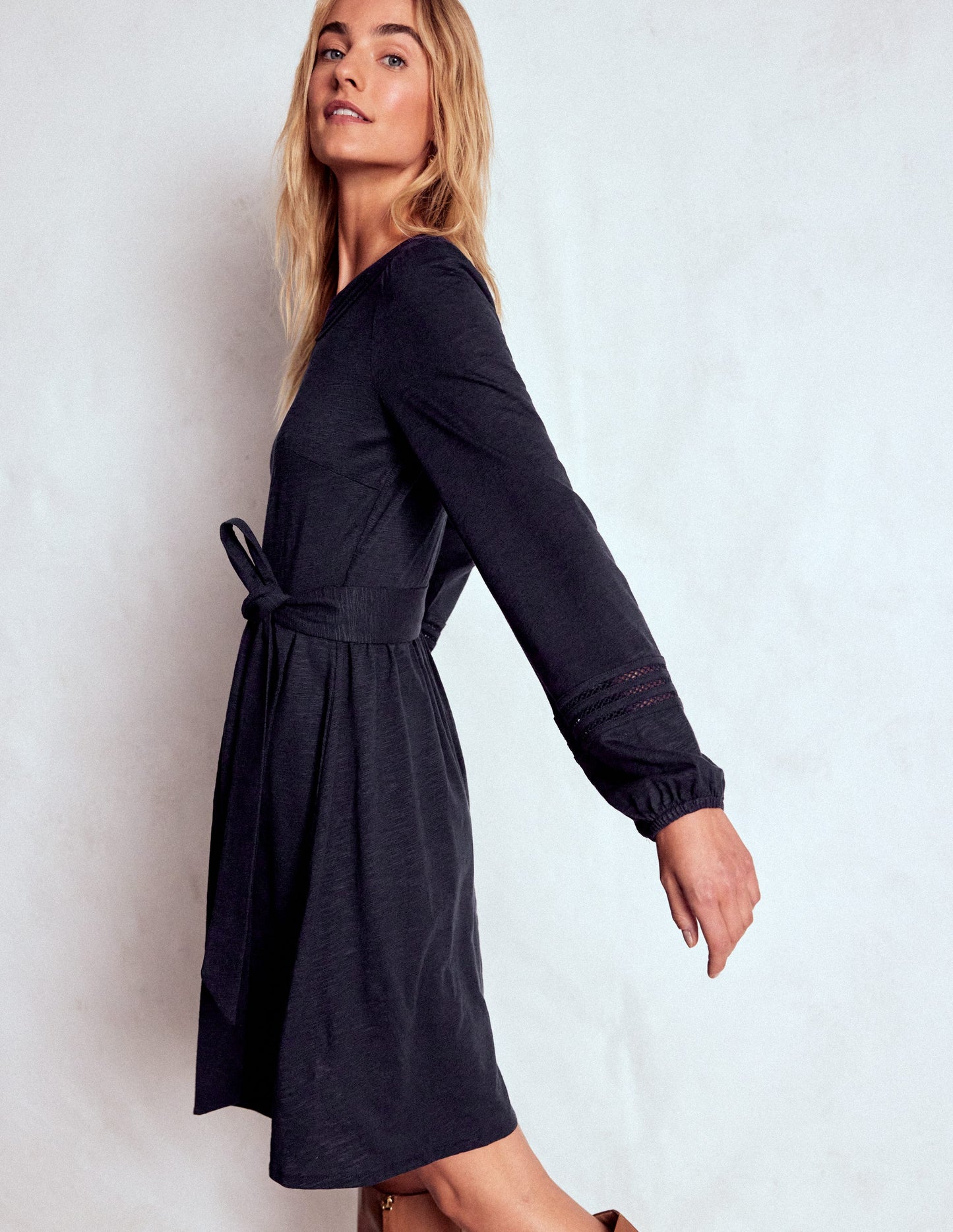 Athina Kurzes Kleid mit Besatz-Marineblau