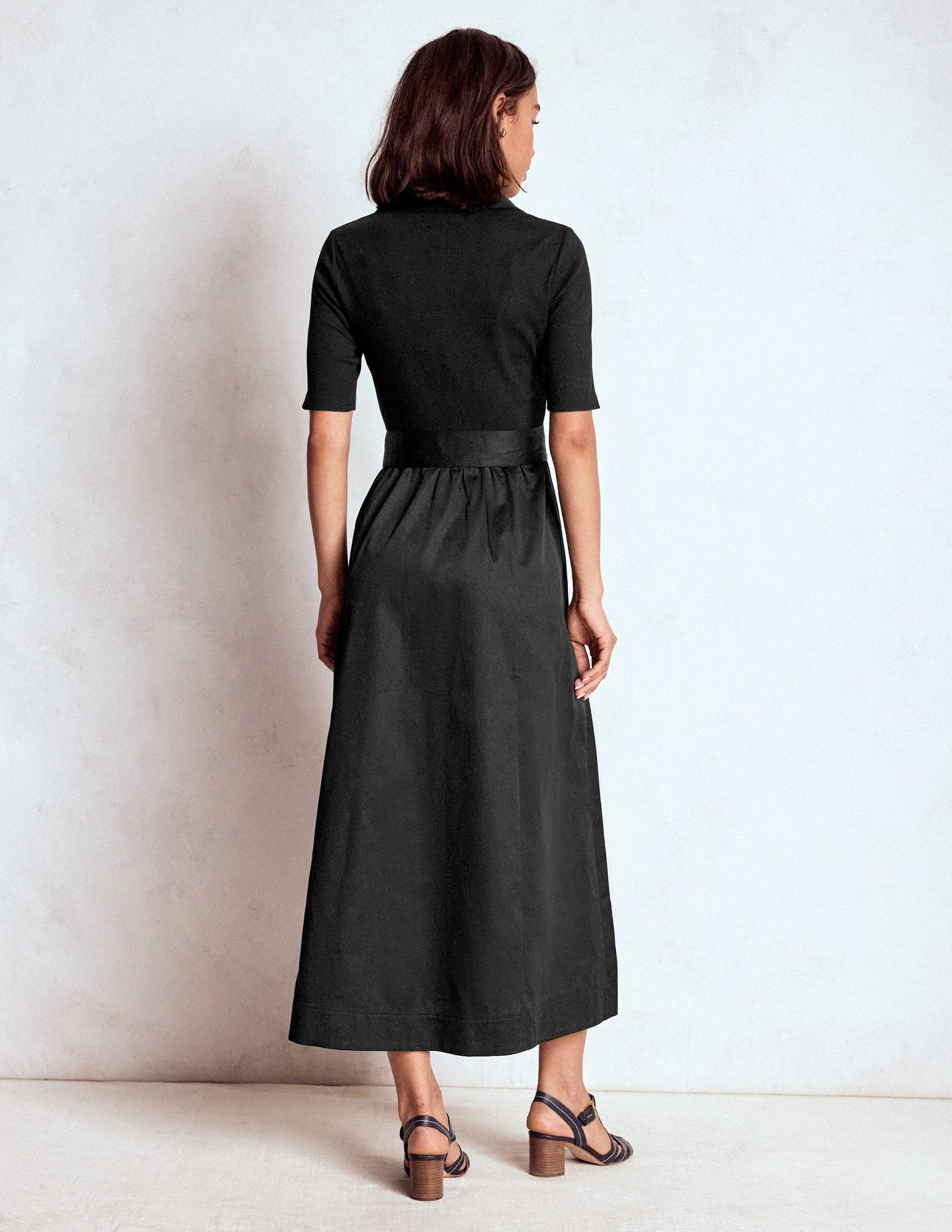 Midikleid aus Rippstick-Mix mit Kragen-Schwarz