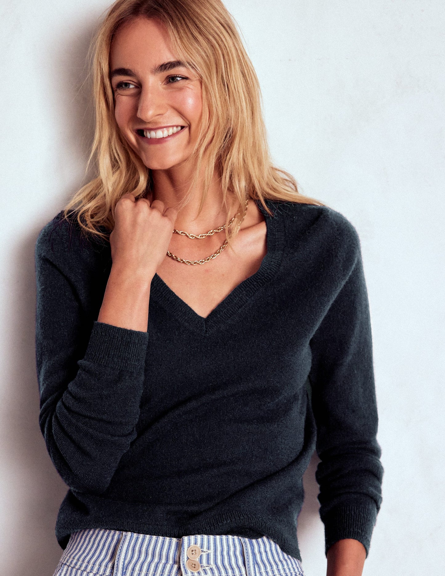 Eva Kaschmirpullover mit V-Ausschnitt-Marineblau