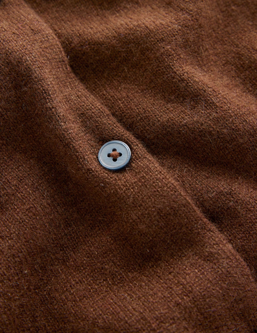 Eva Kaschmir-Strickjacke mit Rundhalsausschnitt-Mokka