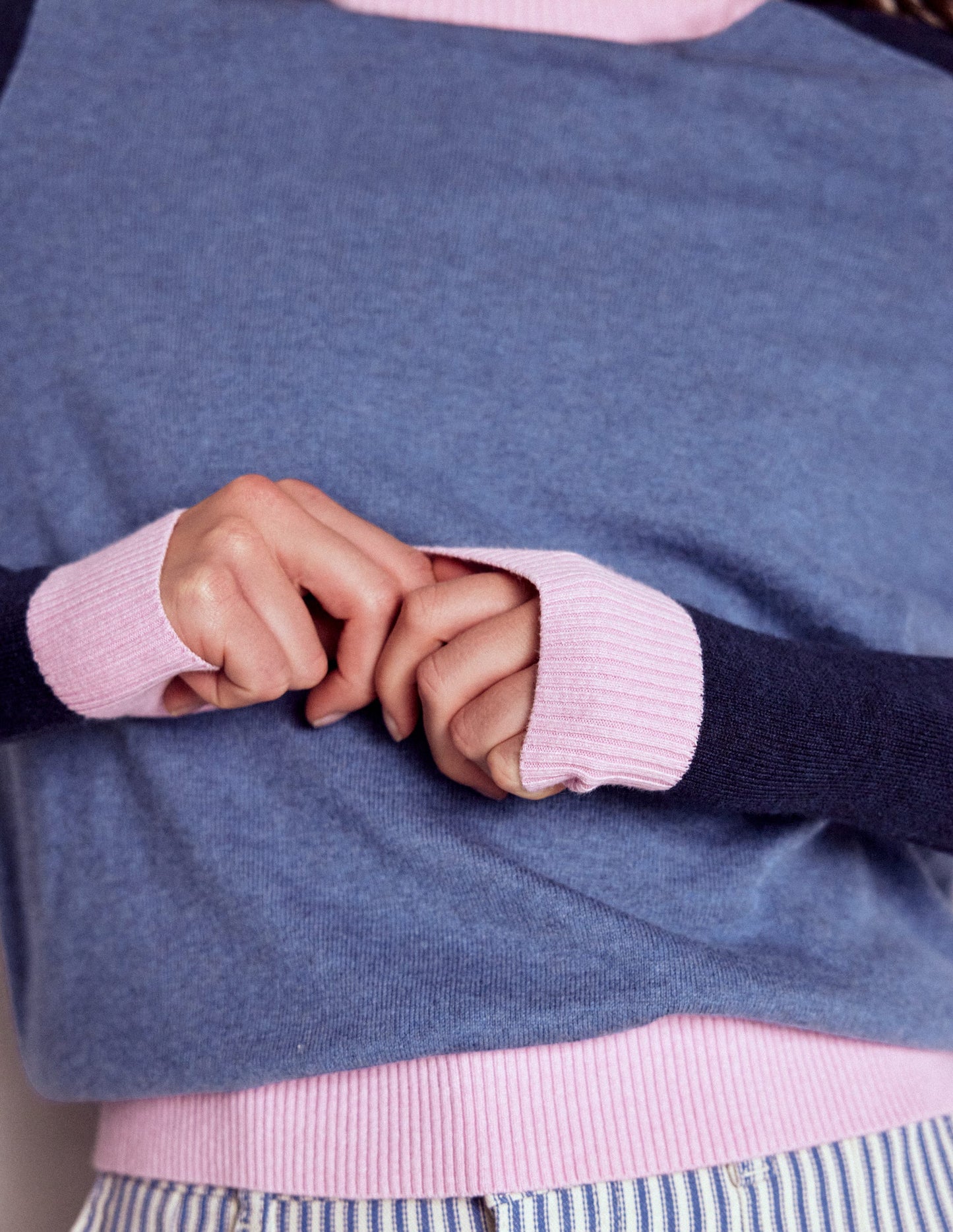 Meg Pullover mit Sattelärmeln-Blau, Rosa Blockfarben