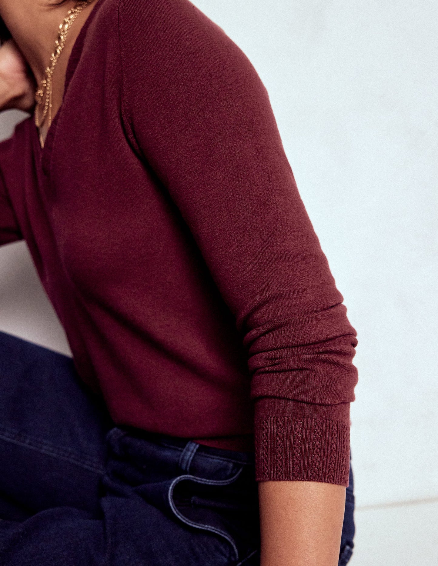 Emilia Baumwollpullover mit V-Ausschnitt-Dunkelviolett
