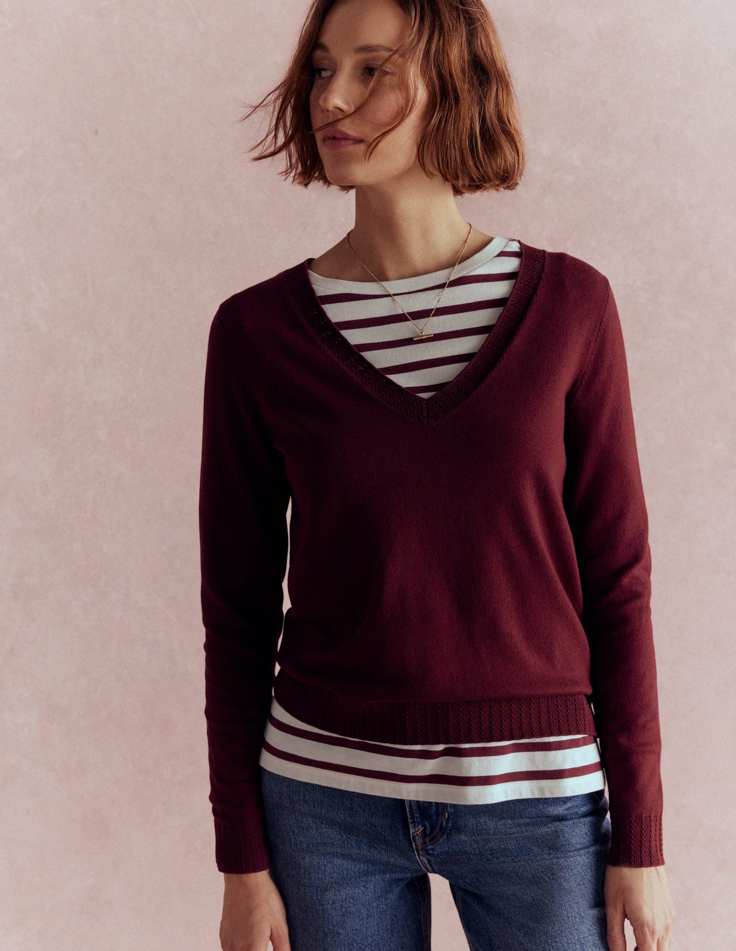 Emilia Baumwollpullover mit V-Ausschnitt-Dunkelviolett