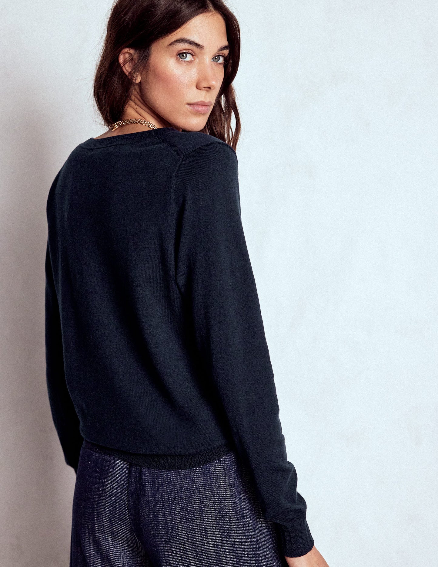 Emilia Baumwollpullover mit V-Ausschnitt-Marineblaue