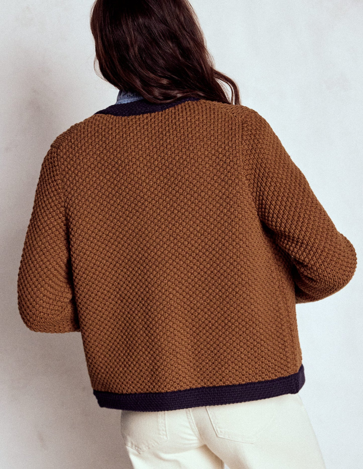 Libby Strickjacke-DE_D9_Colour translations_Test054