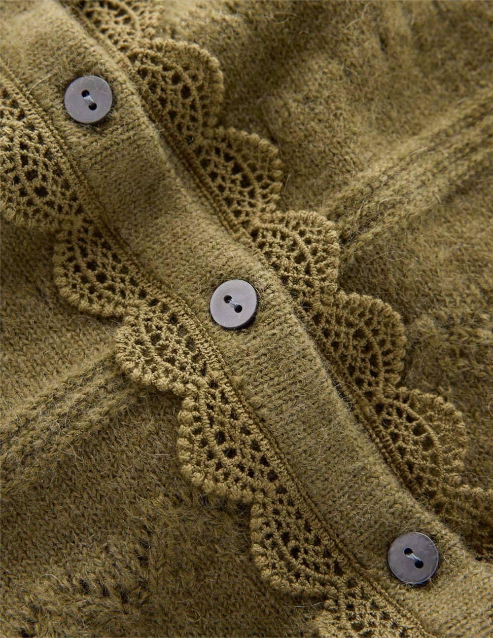 Leticia Strickjacke mit Spitzenbesatz-Waldgrün