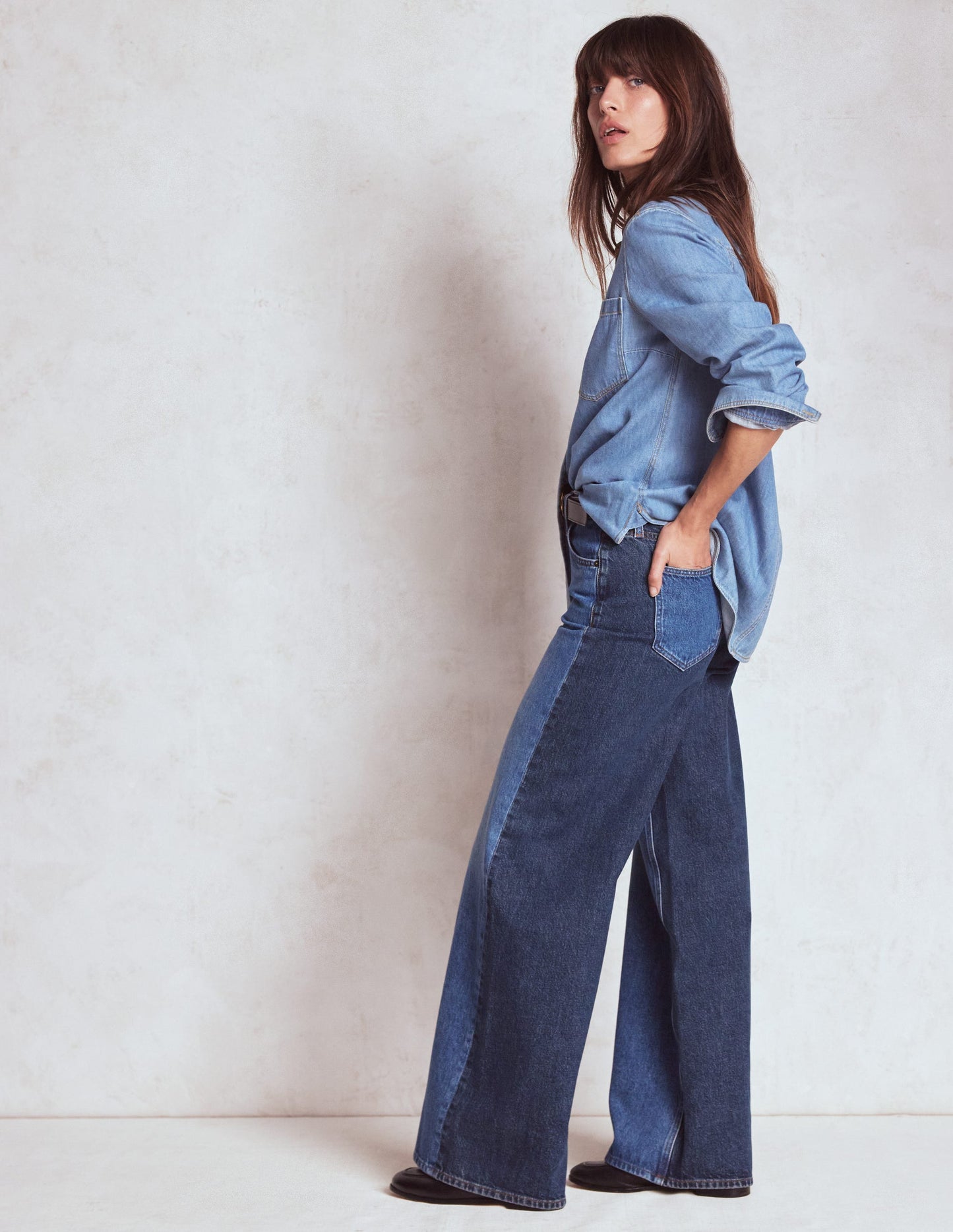 Hoch geschnittene Jeans mit weitem Bein-Mustermix
