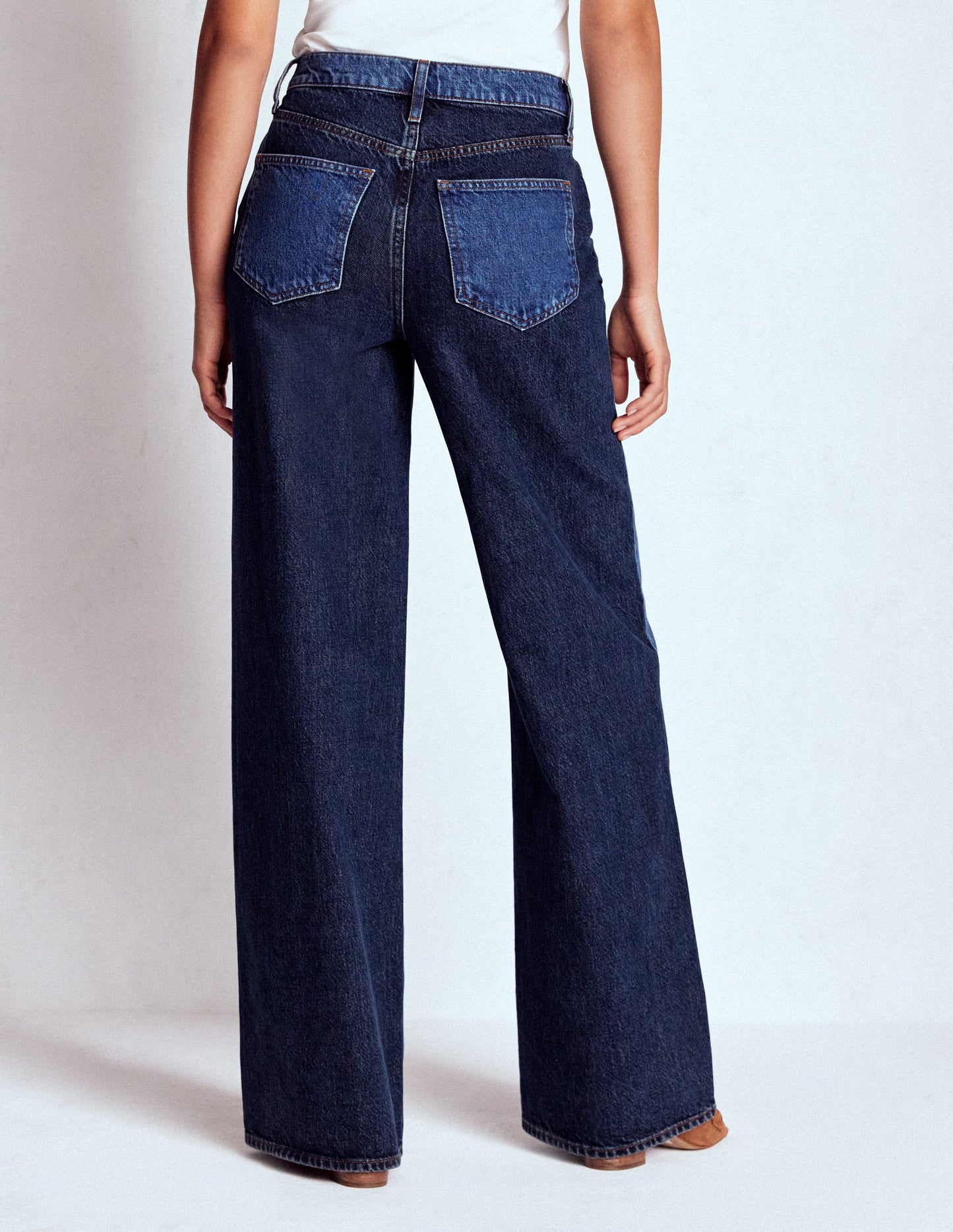 Hoch geschnittene Jeans mit weitem Bein-Mustermix