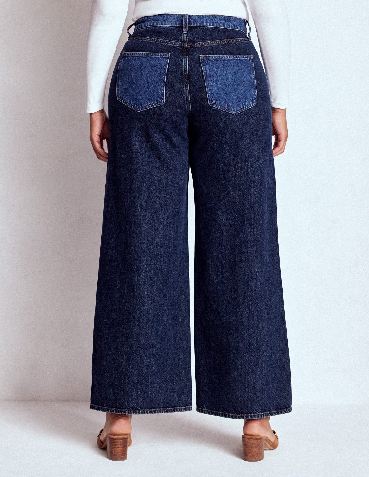 Hoch geschnittene Jeans mit weitem Bein-Mustermix