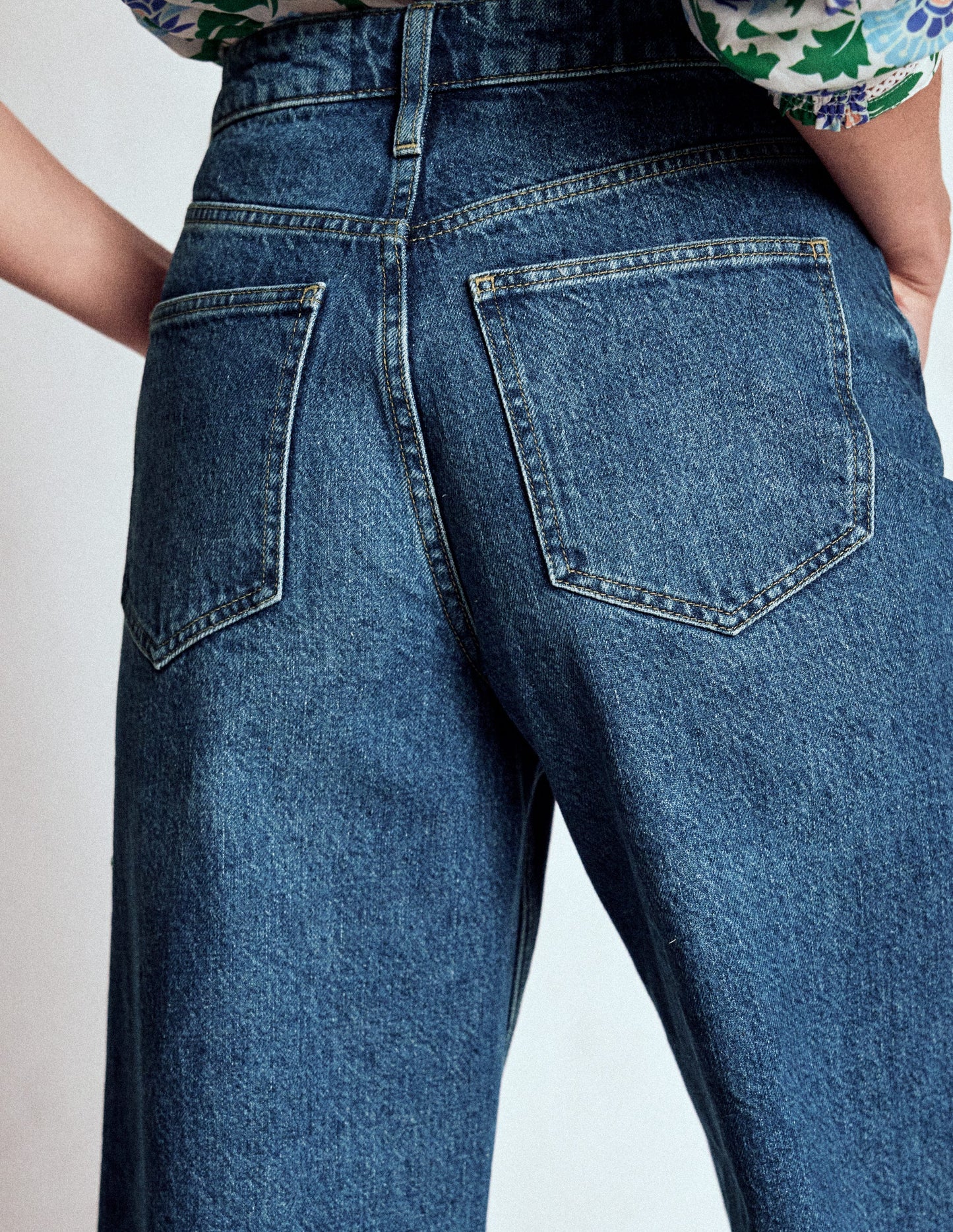 Kurze Jeans mit hohem Bund und geradem Beinschnitt-Medium Vintage