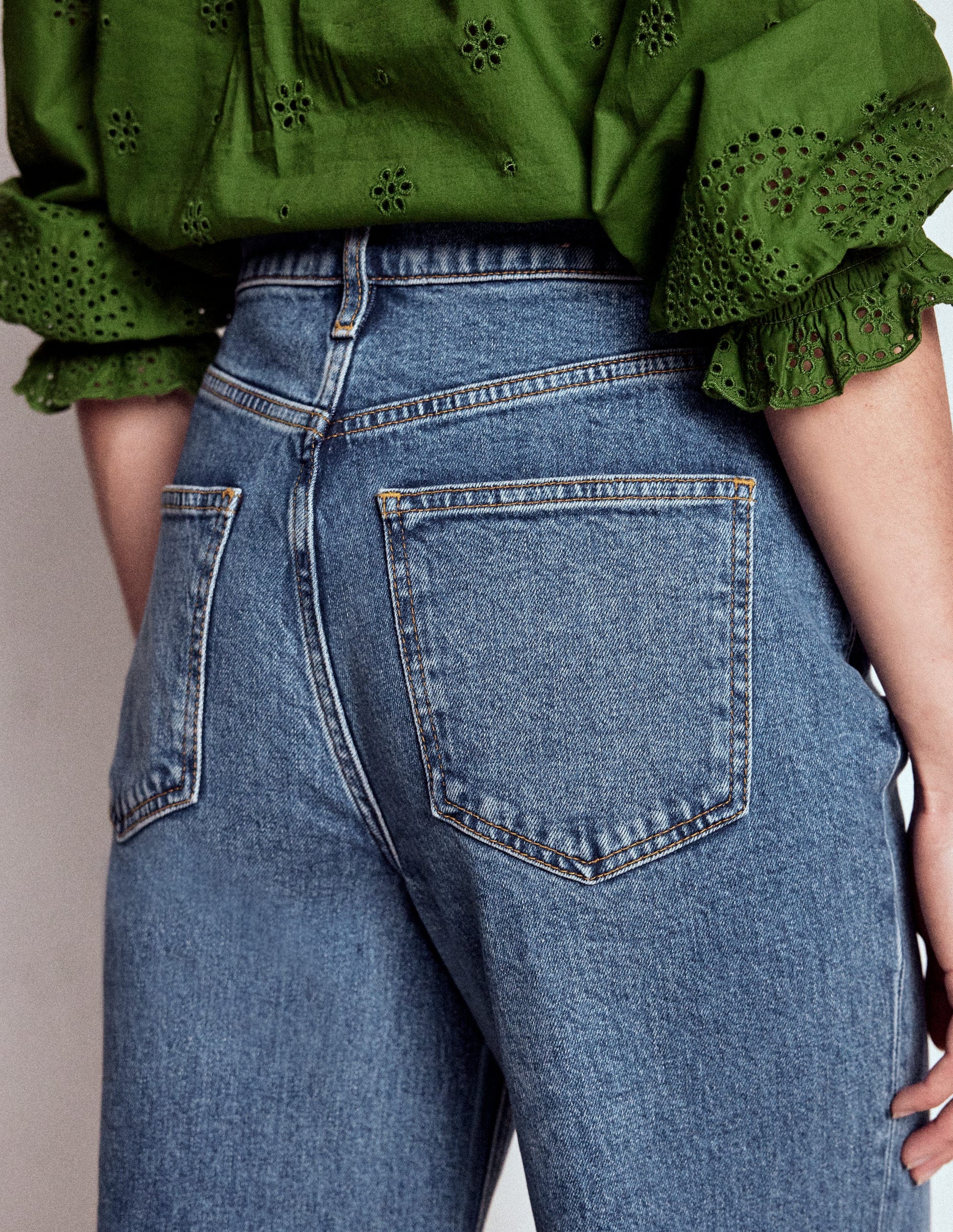 Jeans mit hohem Bund und geradem, weitem Bein-Beatnik Red-2