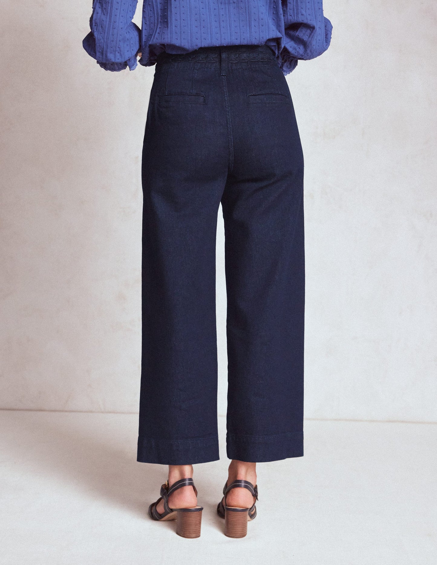 Primel Jeans mit aufgesetzter Tasche-Indigoblau Flechtoptik