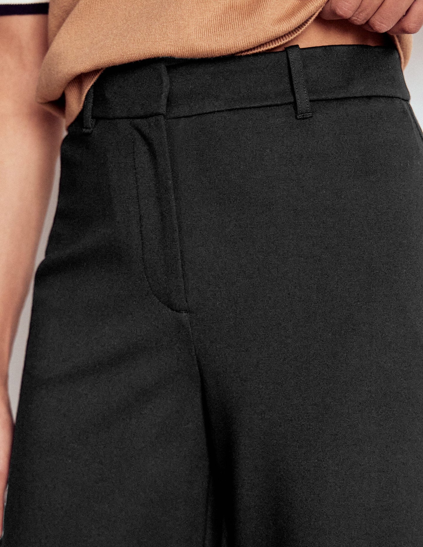 Belgravia Verkürzte Ponte-Hose-Schwarz