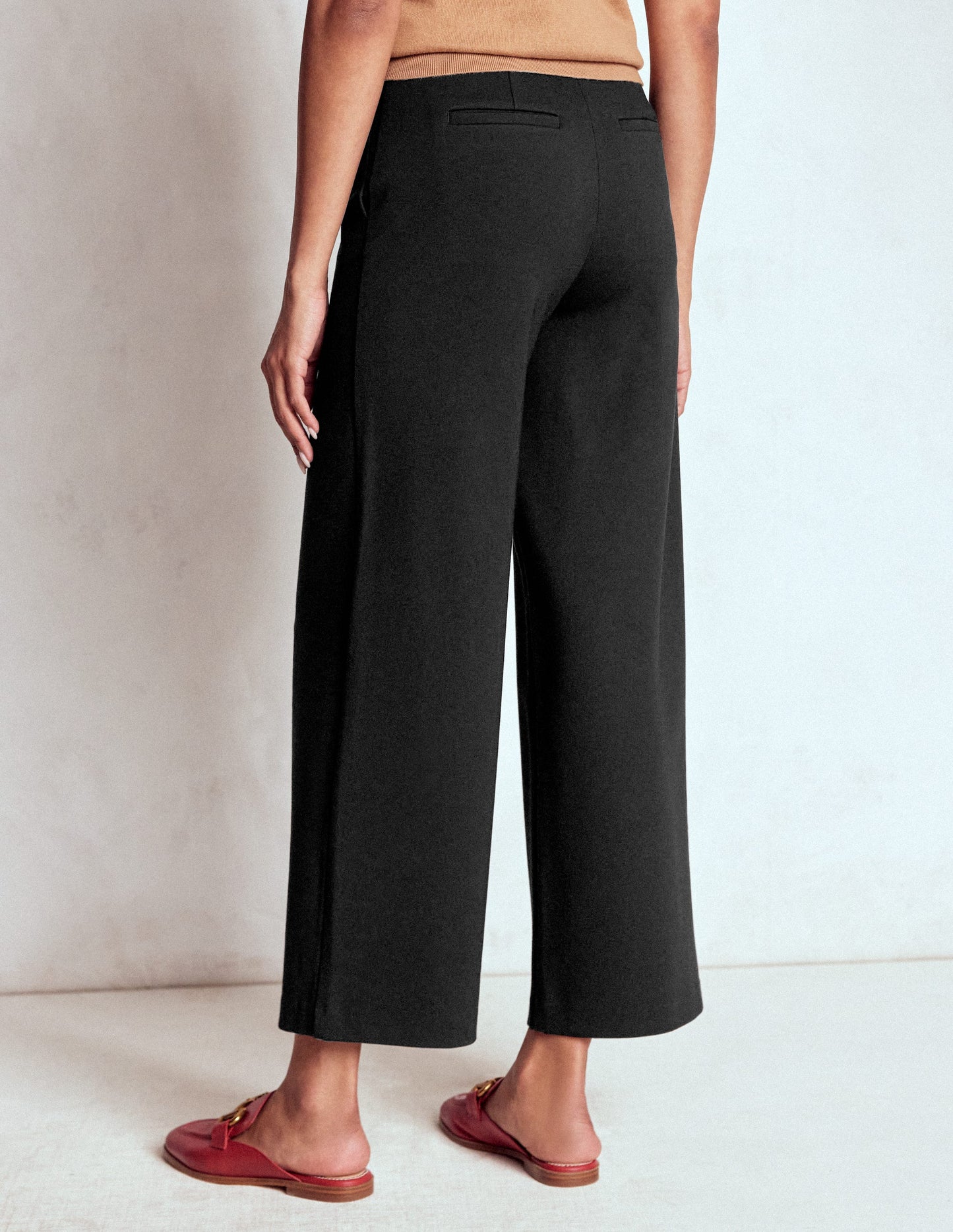 Belgravia Verkürzte Ponte-Hose-Schwarz
