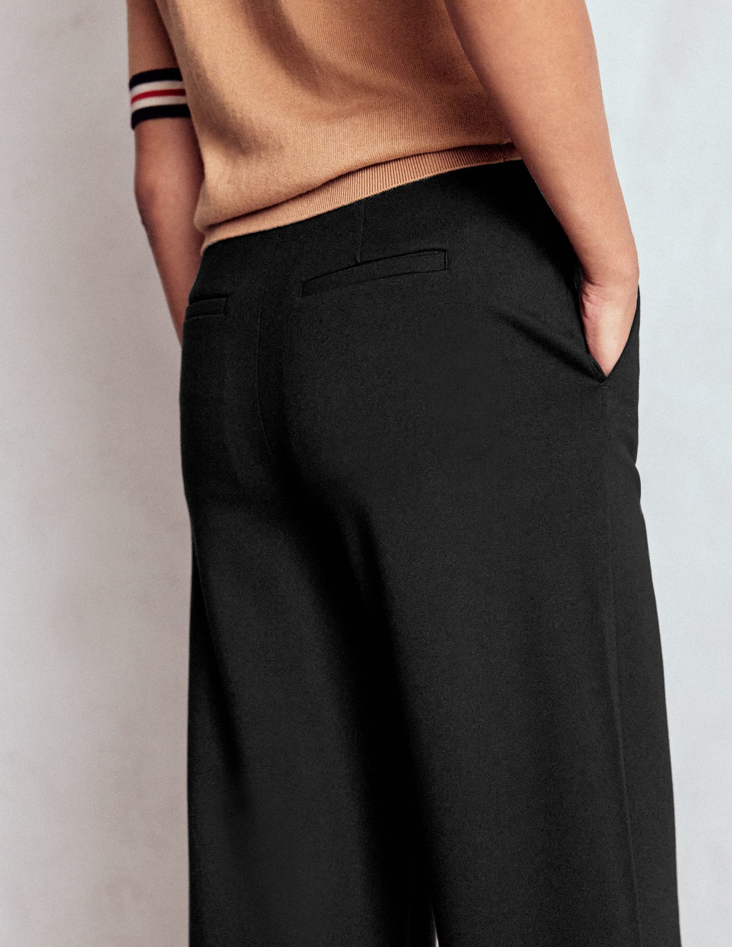Belgravia Verkürzte Ponte-Hose-Schwarz