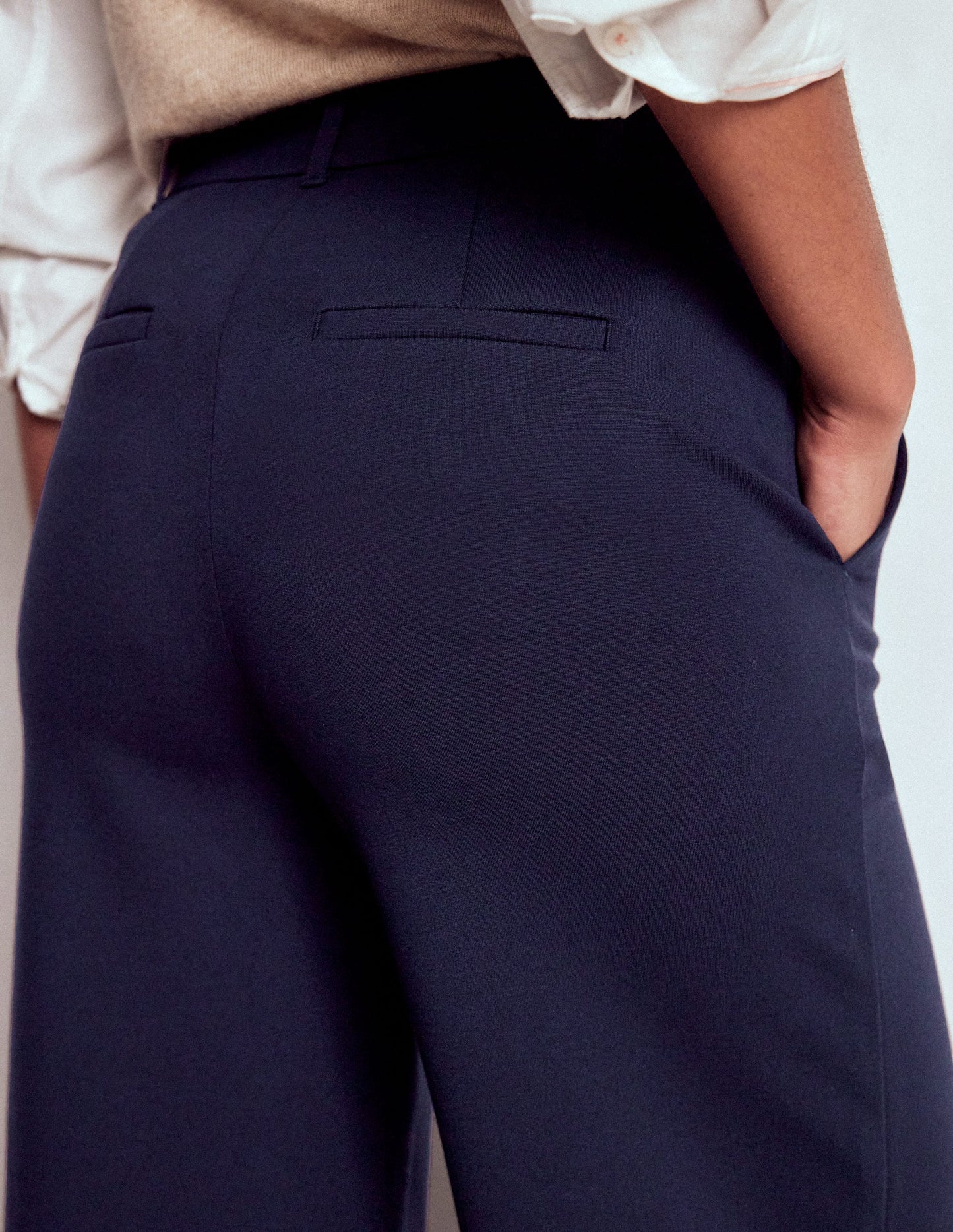 Belgravia Verkürzte Ponte-Hose-Marineblau