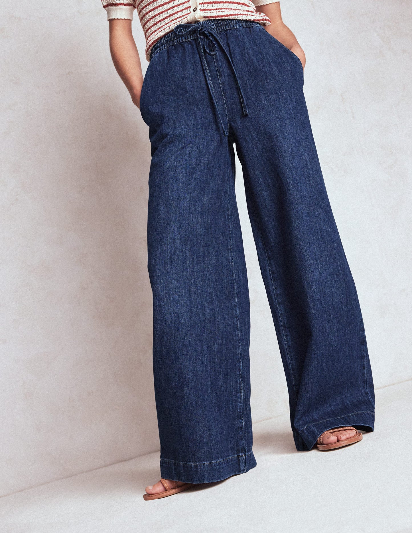 Jeans mit Kordelzug-MITTLERE WASCHUNG