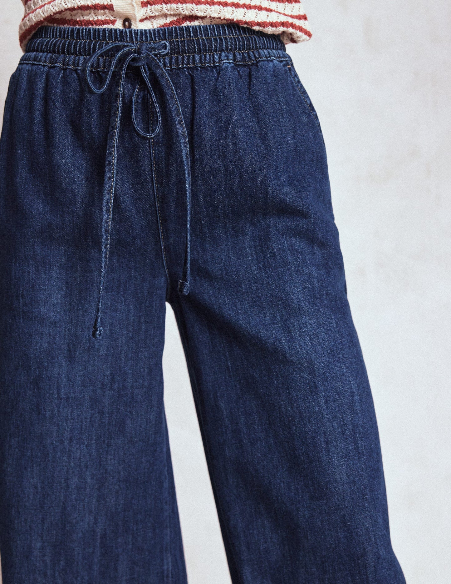 Jeans mit Kordelzug-MITTLERE WASCHUNG