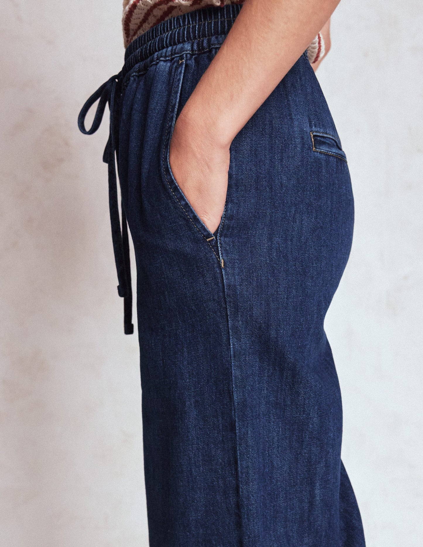 Jeans mit Kordelzug-MITTLERE WASCHUNG