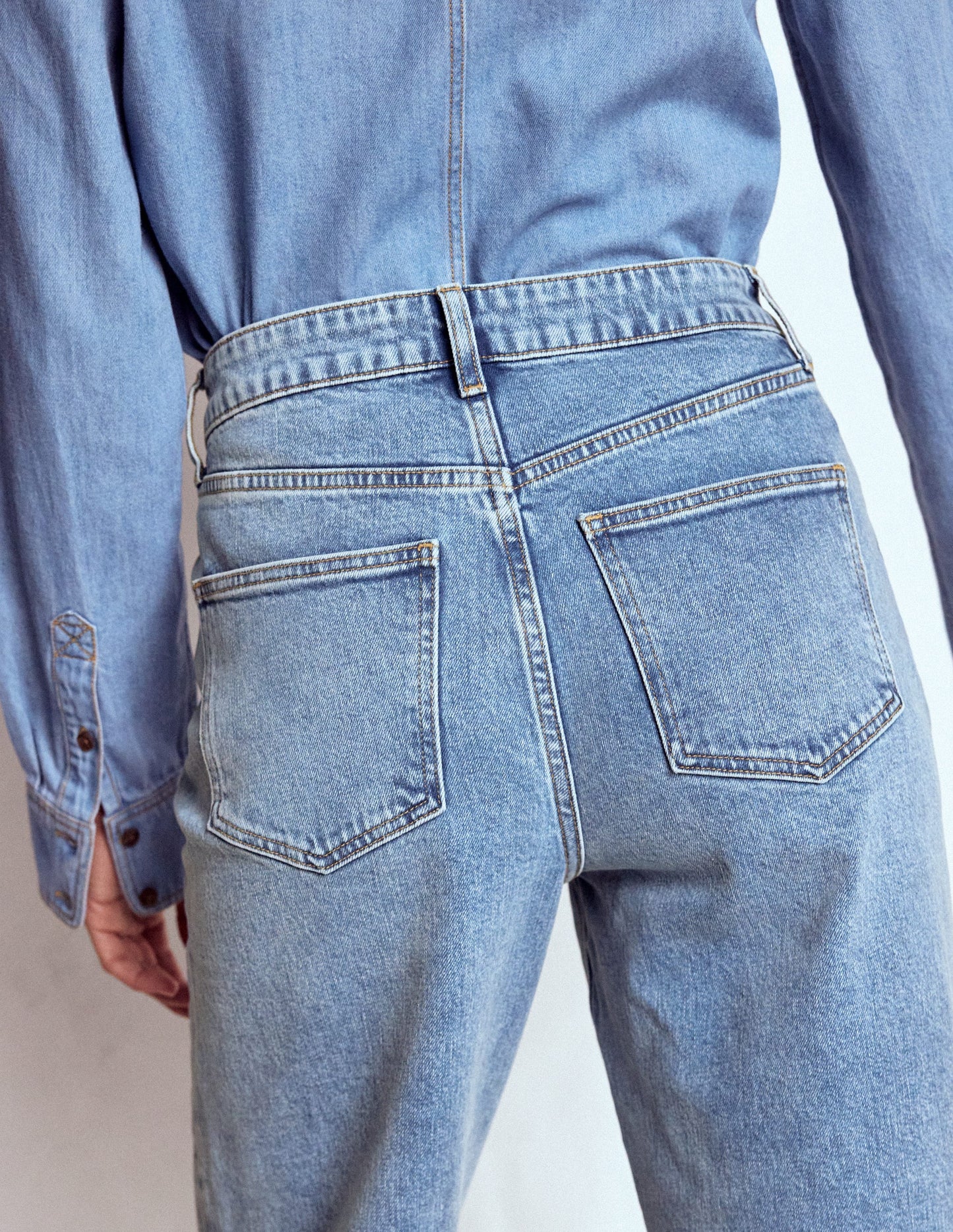 Bequeme, mittelhohe Stretch-Jeans-Ausgeblichene Optik