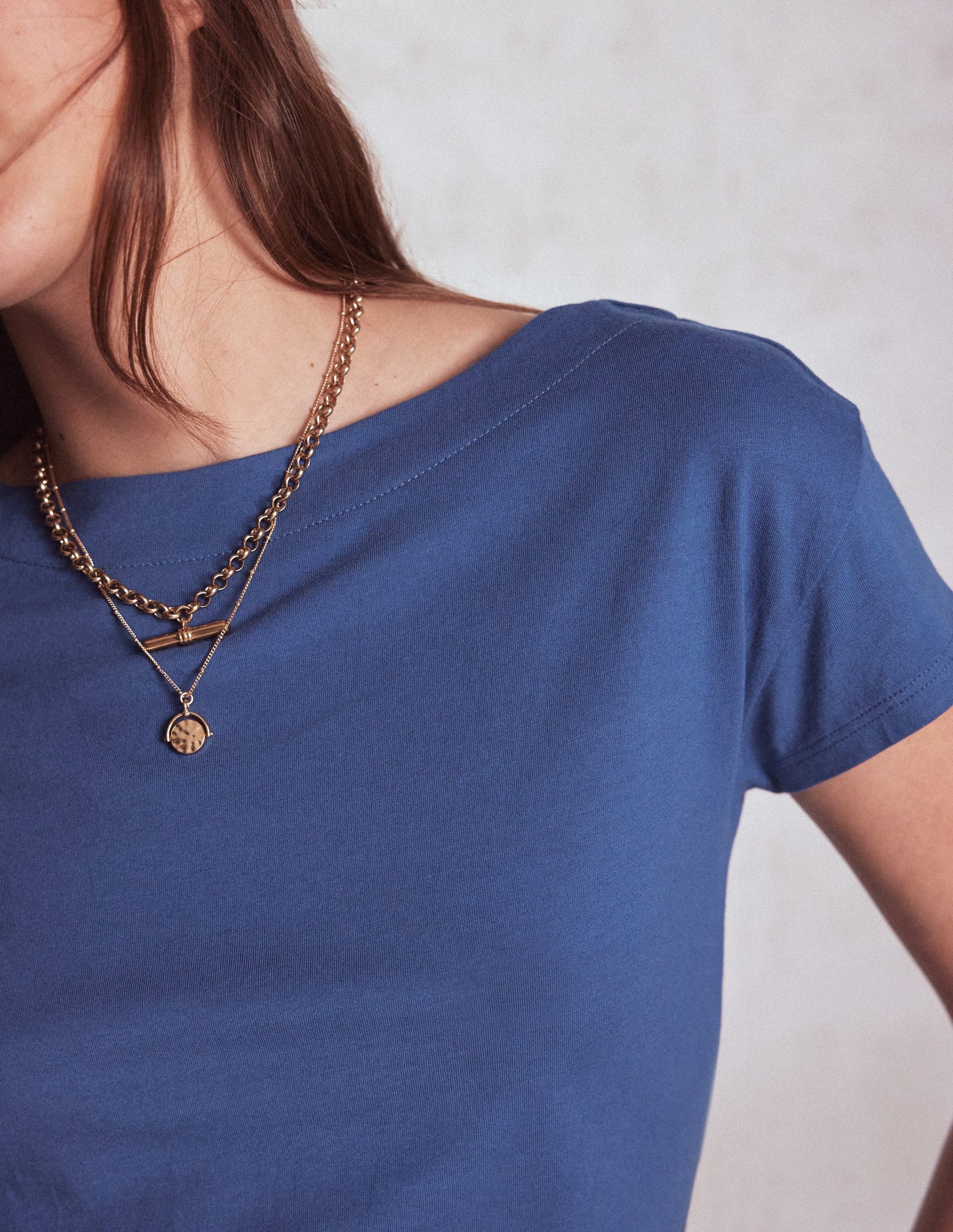 Superweiches T-Shirt mit U-Boot-Ausschnitt-Denim-Blau