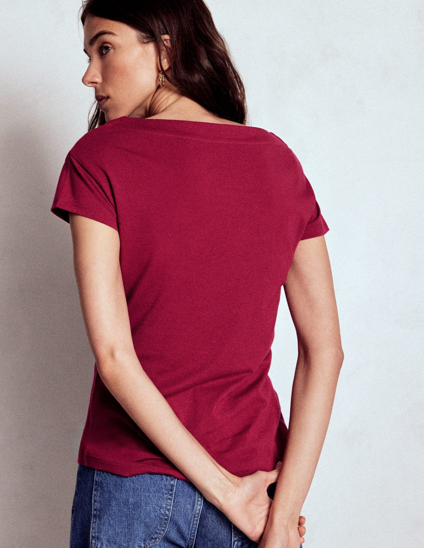 Superweiches T-Shirt mit U-Boot-Ausschnitt-Burgunderrot