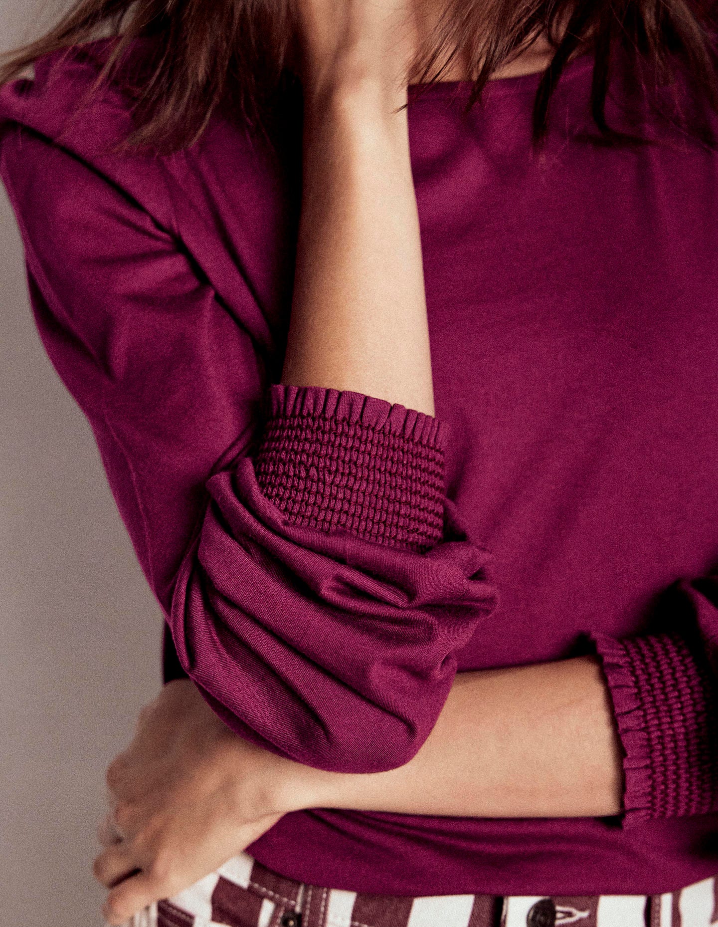 Superweiches Oberteil mit gesmokten Ärmelbündchen-Dunkelviolett-2