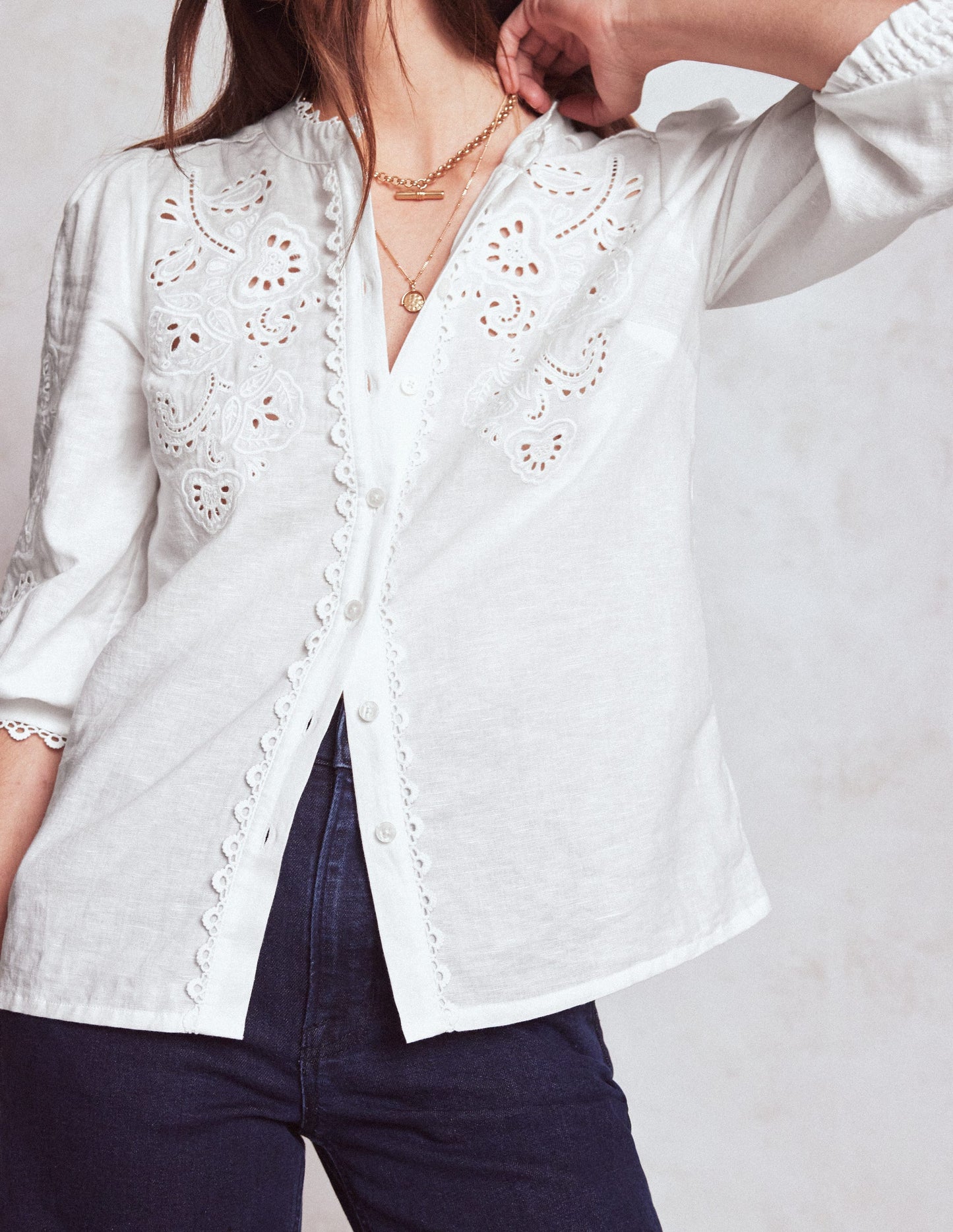 Alicia Leinenoberteil mit Cutwork-Weiß, Cutwork-Stickerei