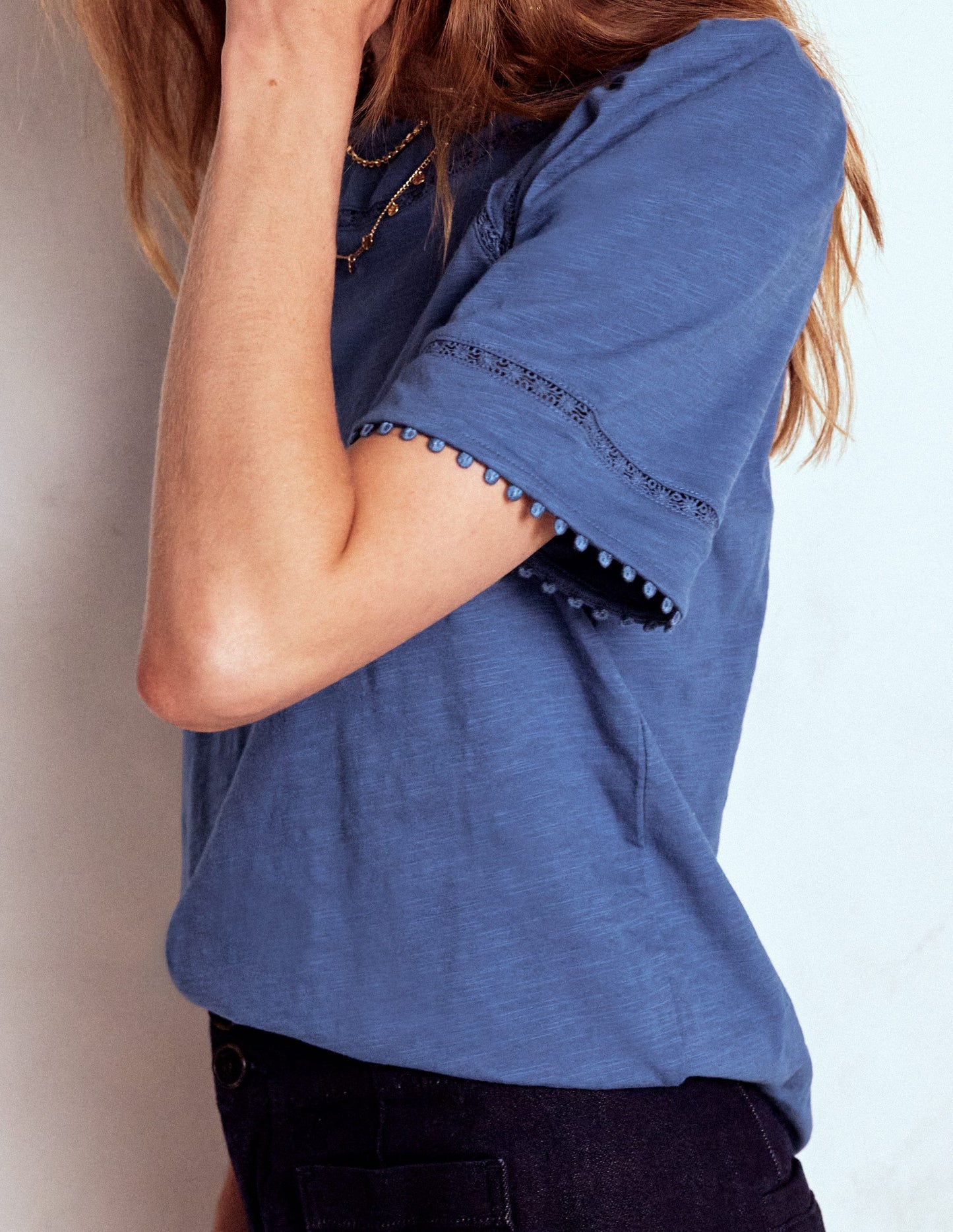 Top Mila à détails en dentelle-Bleu denim