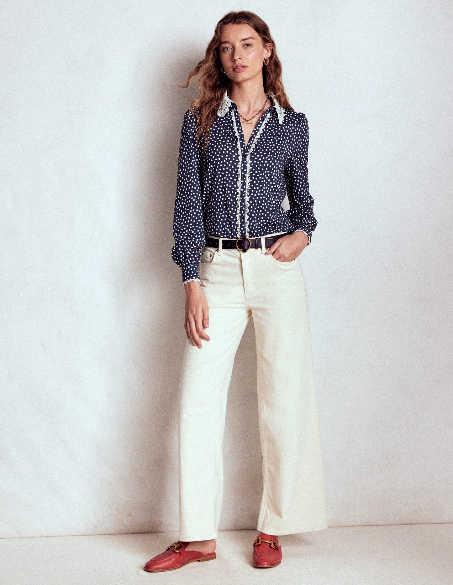 Bluse mit Spitzenkragen-Marineblau
