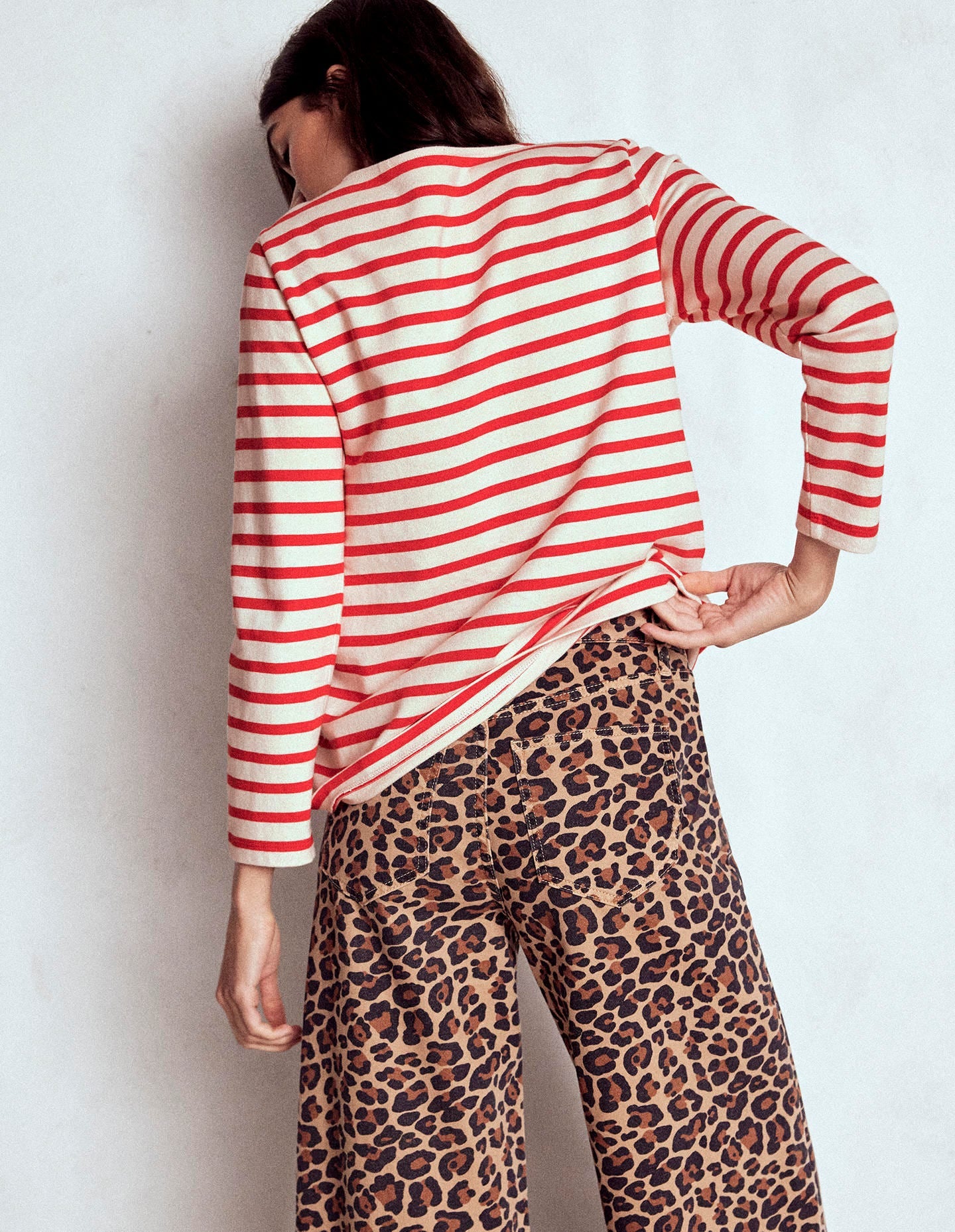 Maritimes Bretonshirt mit Zierknöpfen-Naturweiß und Leuchtendes Rot