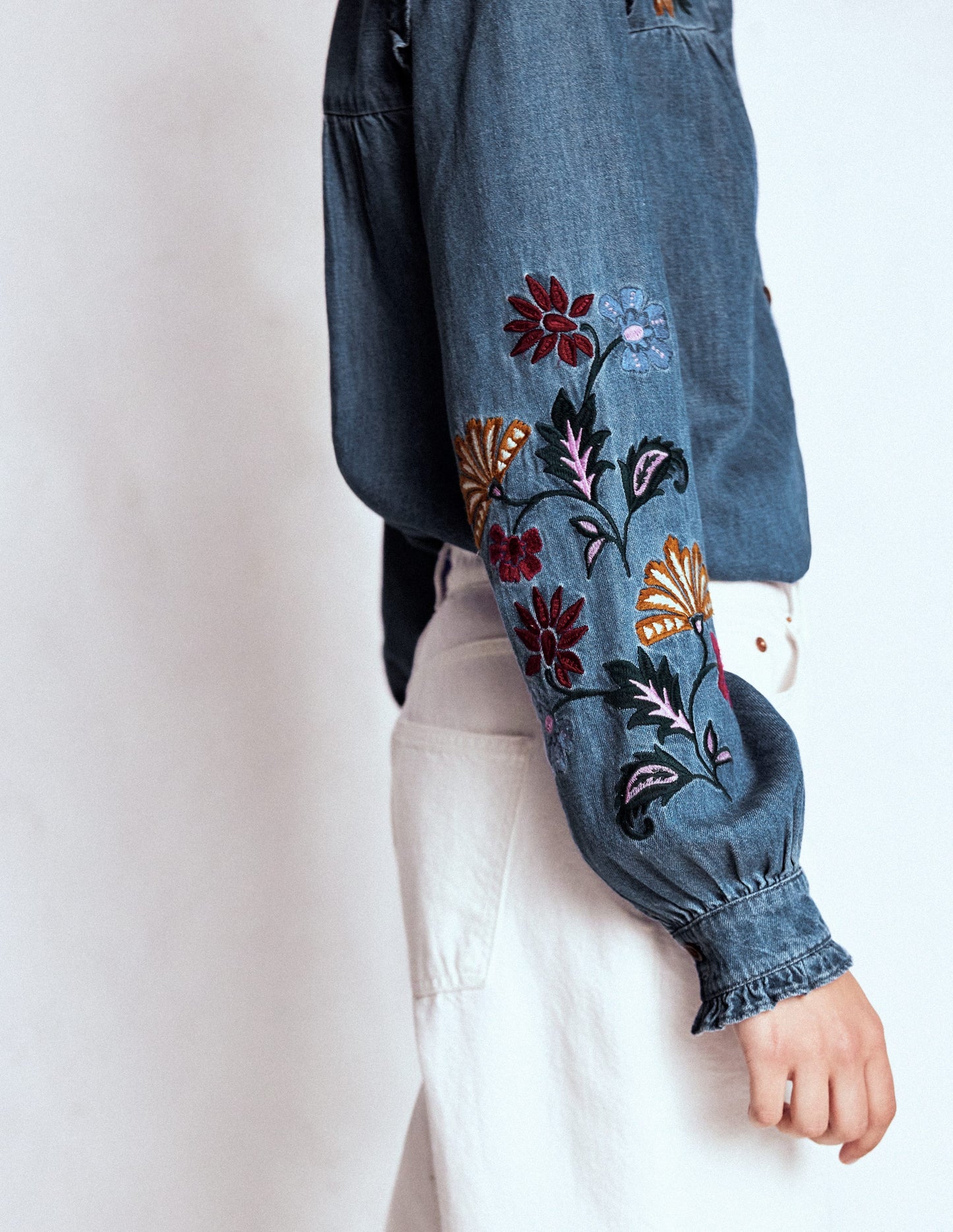 Besticktes Denim-Oberteil-Helles Vintageblau, Stickerei