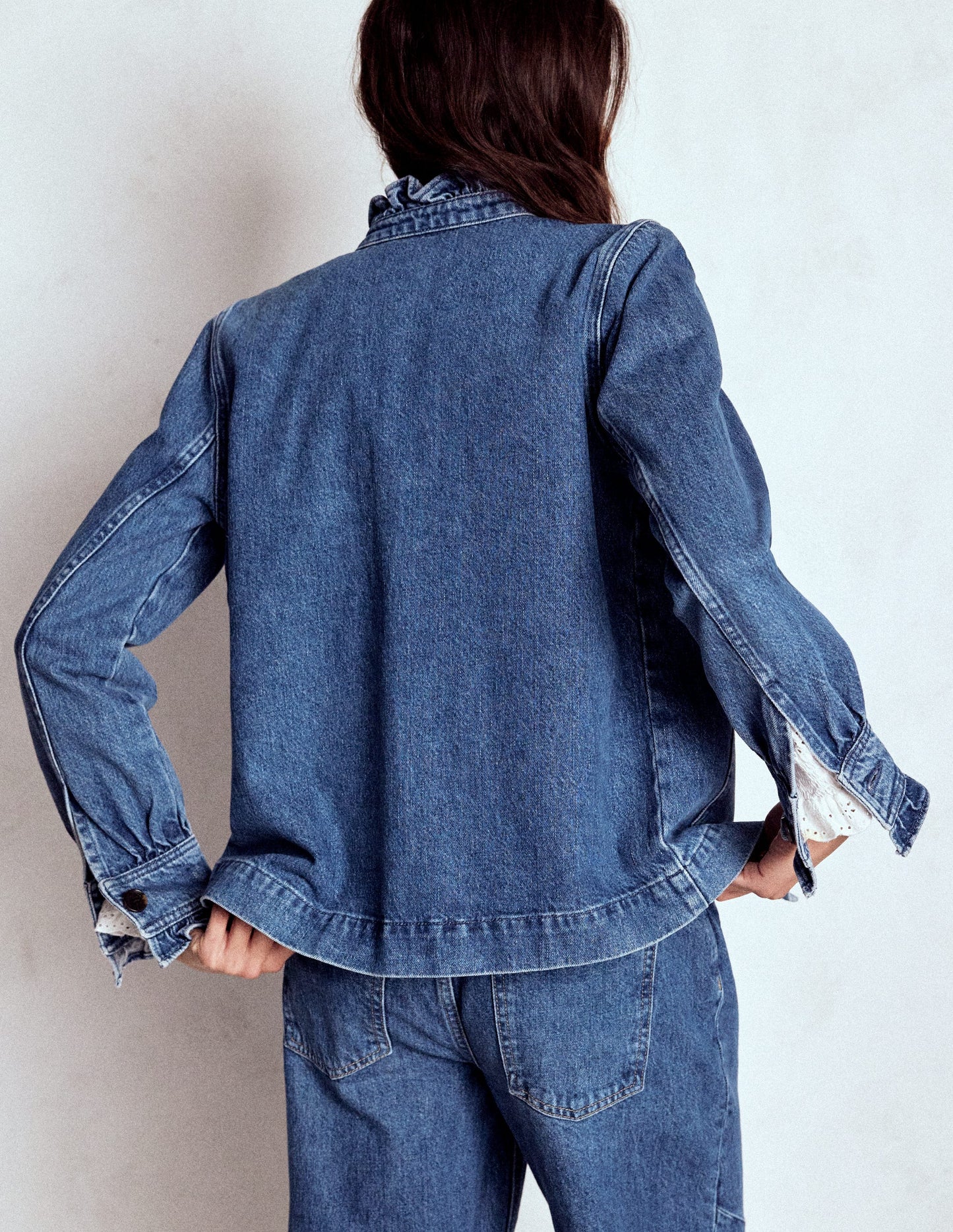 Jeansjacke mit Rüschenkragen-MITTLERE WASCHUNG