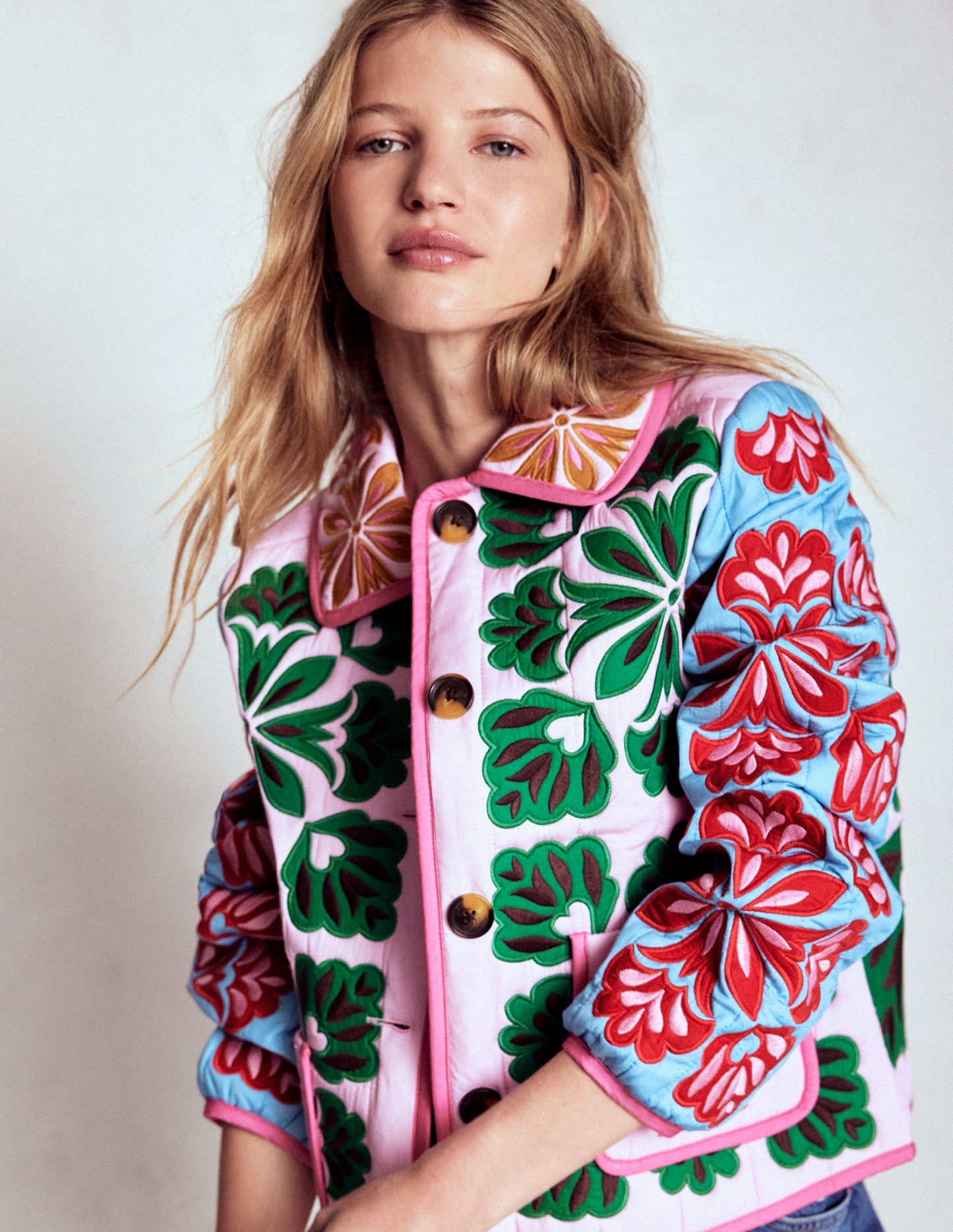 Fitzrovia Bestickte Jacke-Bunt Applikation