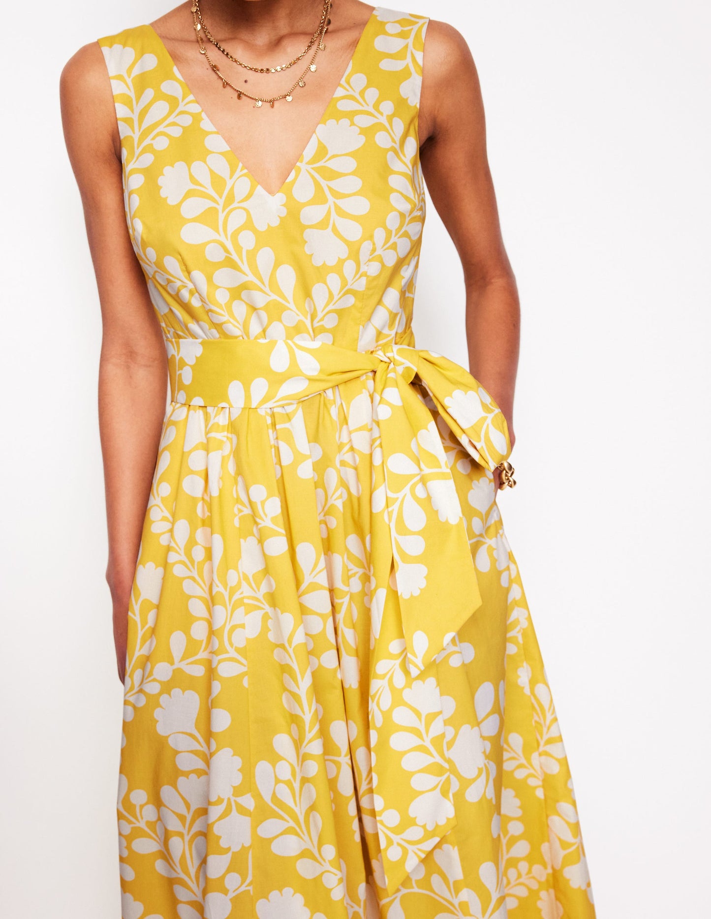 Ausgestelltes Kleid mit V-Ausschnitt und Gürtel-Gelb, Reben-Silhouette