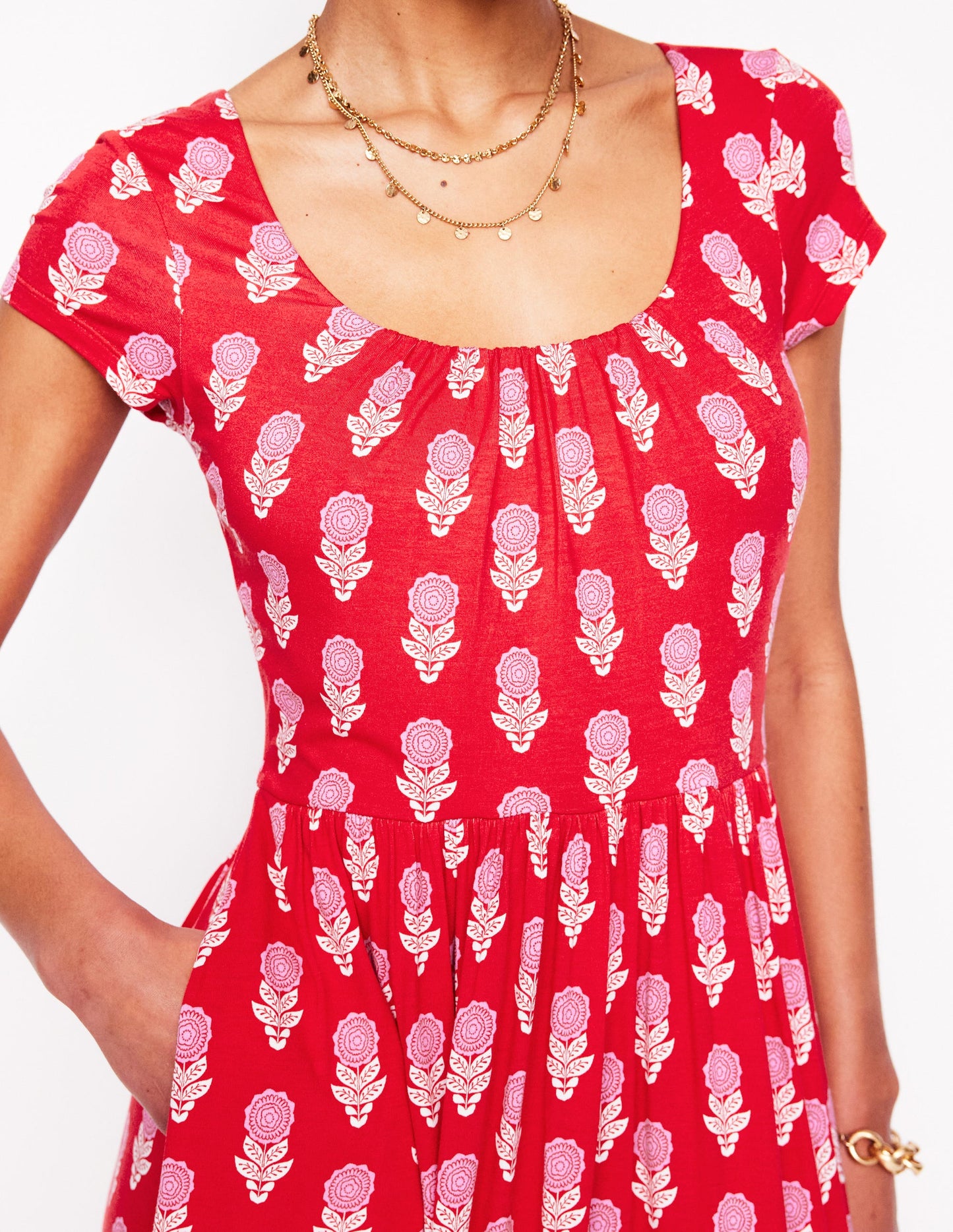 Robe en jersey Samantha à col en U-Rouge coquelicot, motif Dahlia Sprig