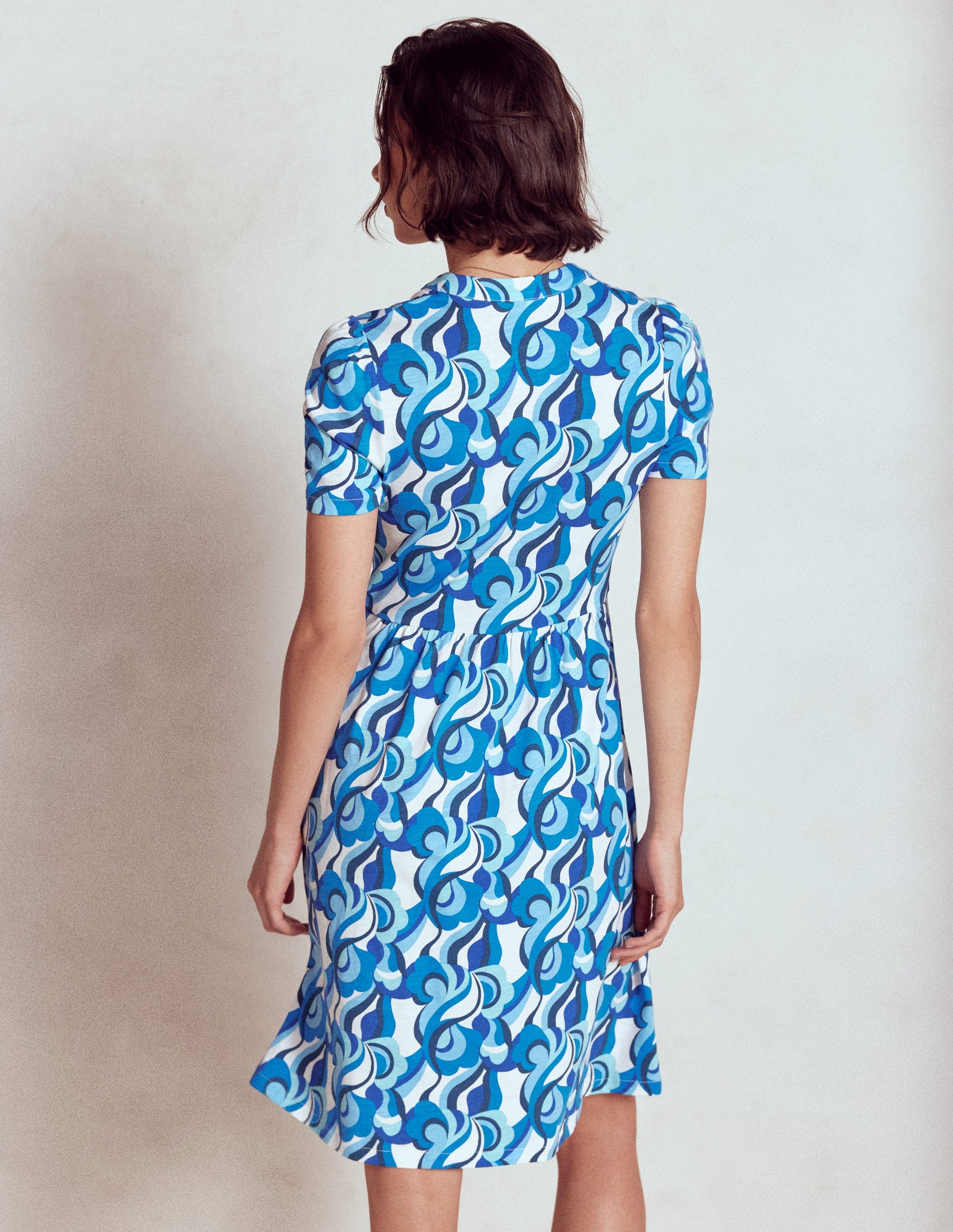 Robe Naomi à manches courtes-Bleu, motif Abstract Swirl-3