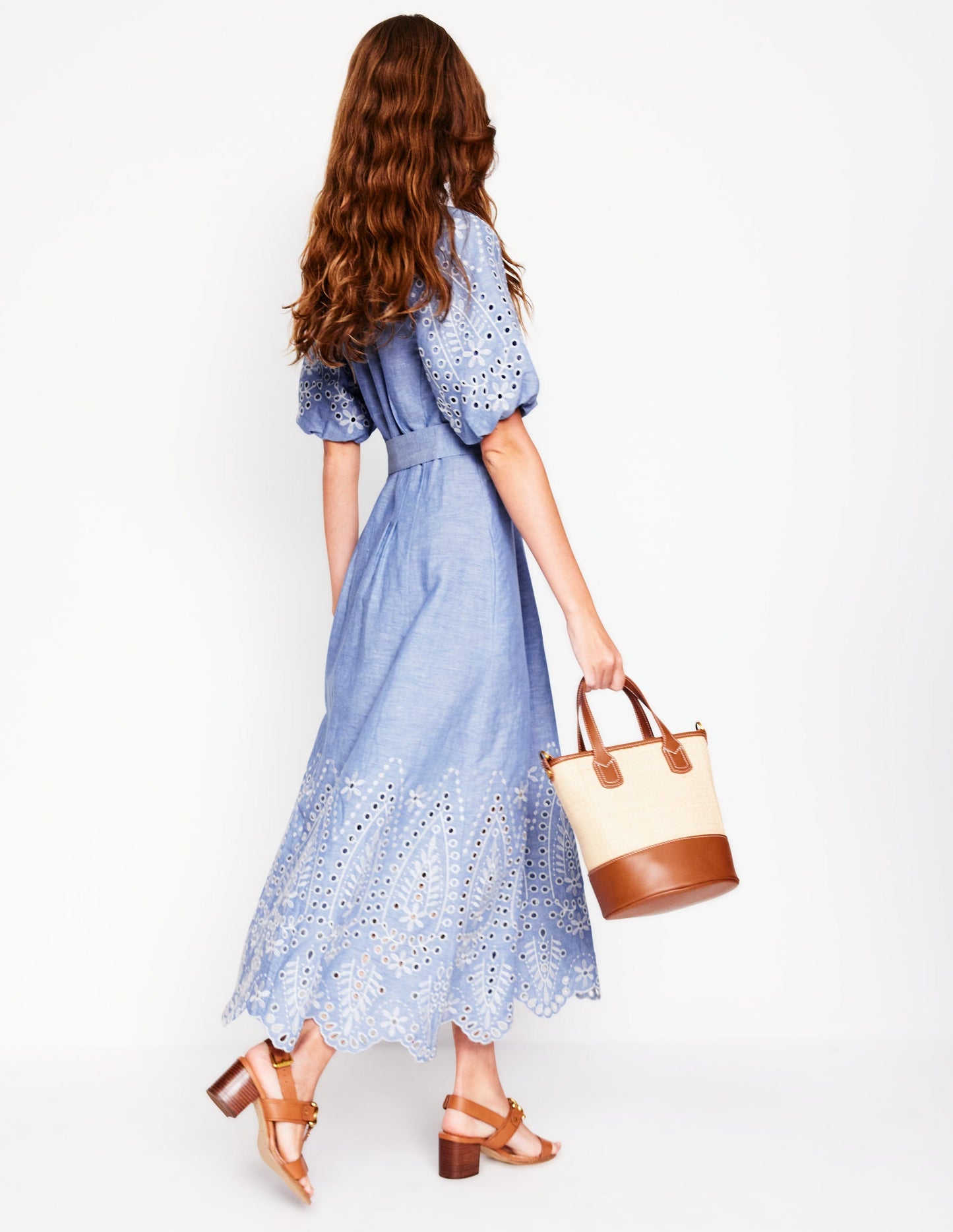 Besticktes Kleid mit Puffärmeln-Graublau Chambray