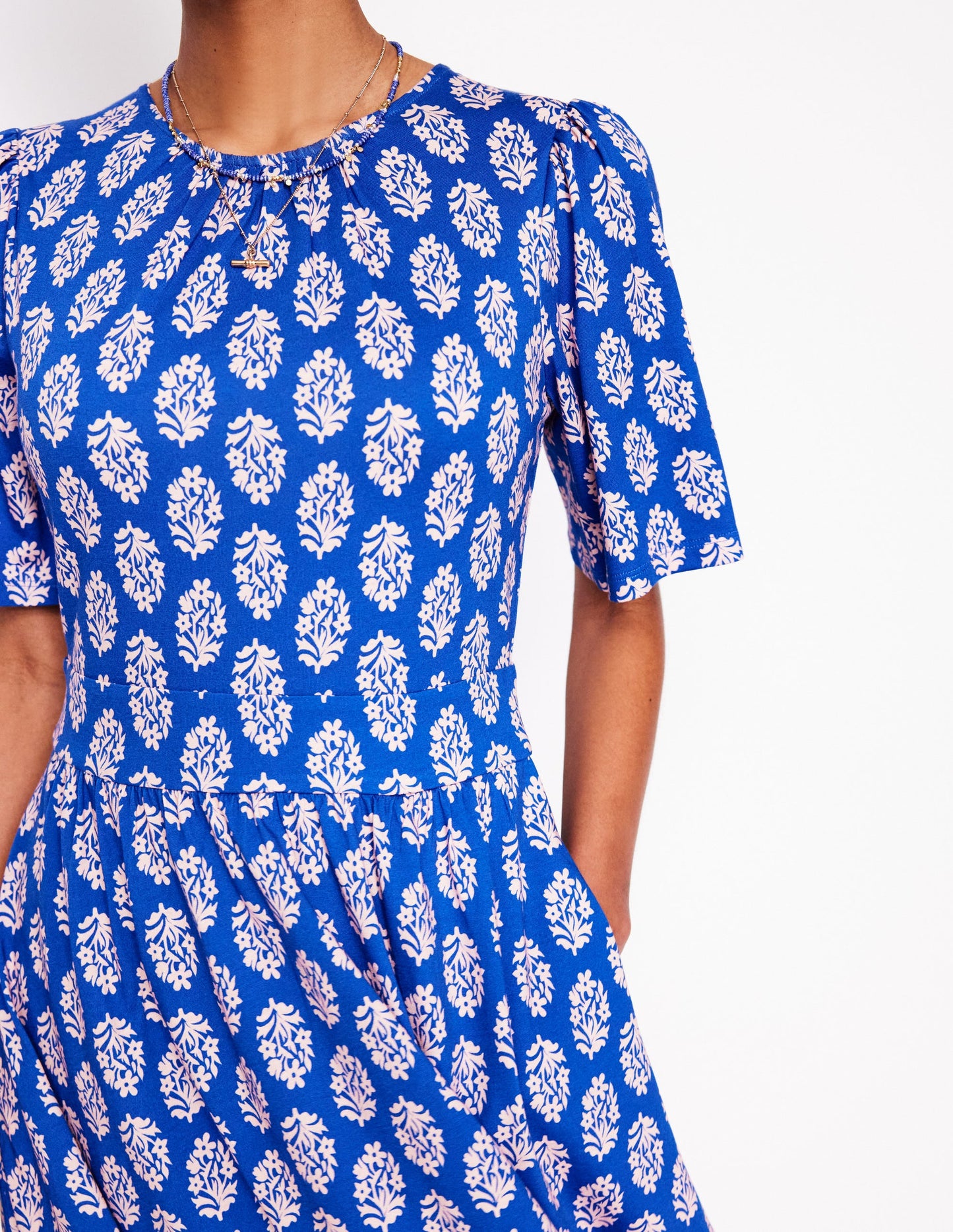Louisa Kurzes Jerseykleid-Galerie-Blau, Kleiner Blumenstrauß Stempel