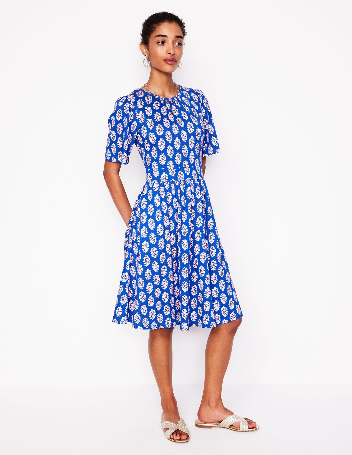Louisa Kurzes Jerseykleid-Galerie-Blau, Kleiner Blumenstrauß Stempel