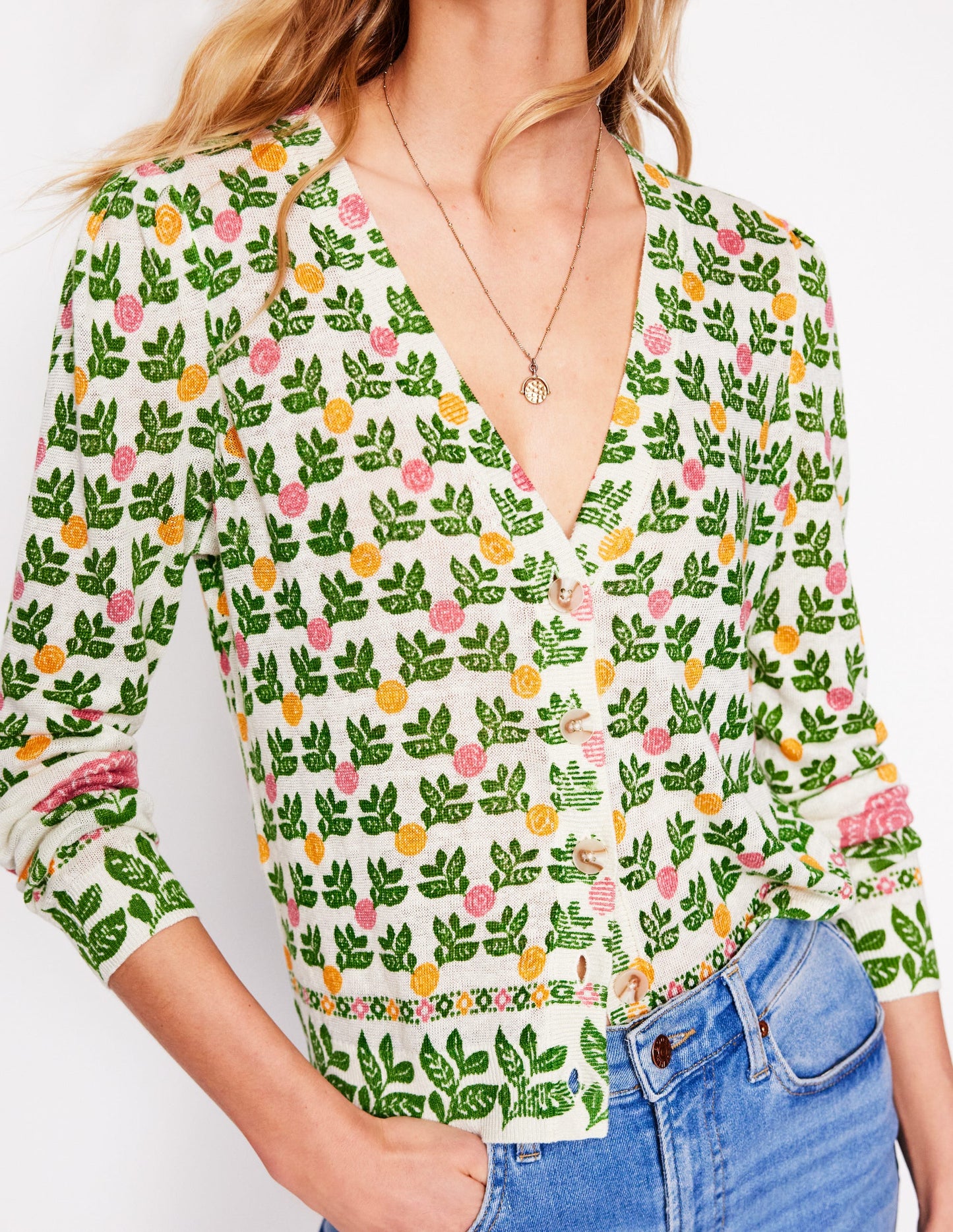 Liv Strickjacke aus Leinen mit V-Ausschnitt-Warmes Naturweiß, Dahliengarten
